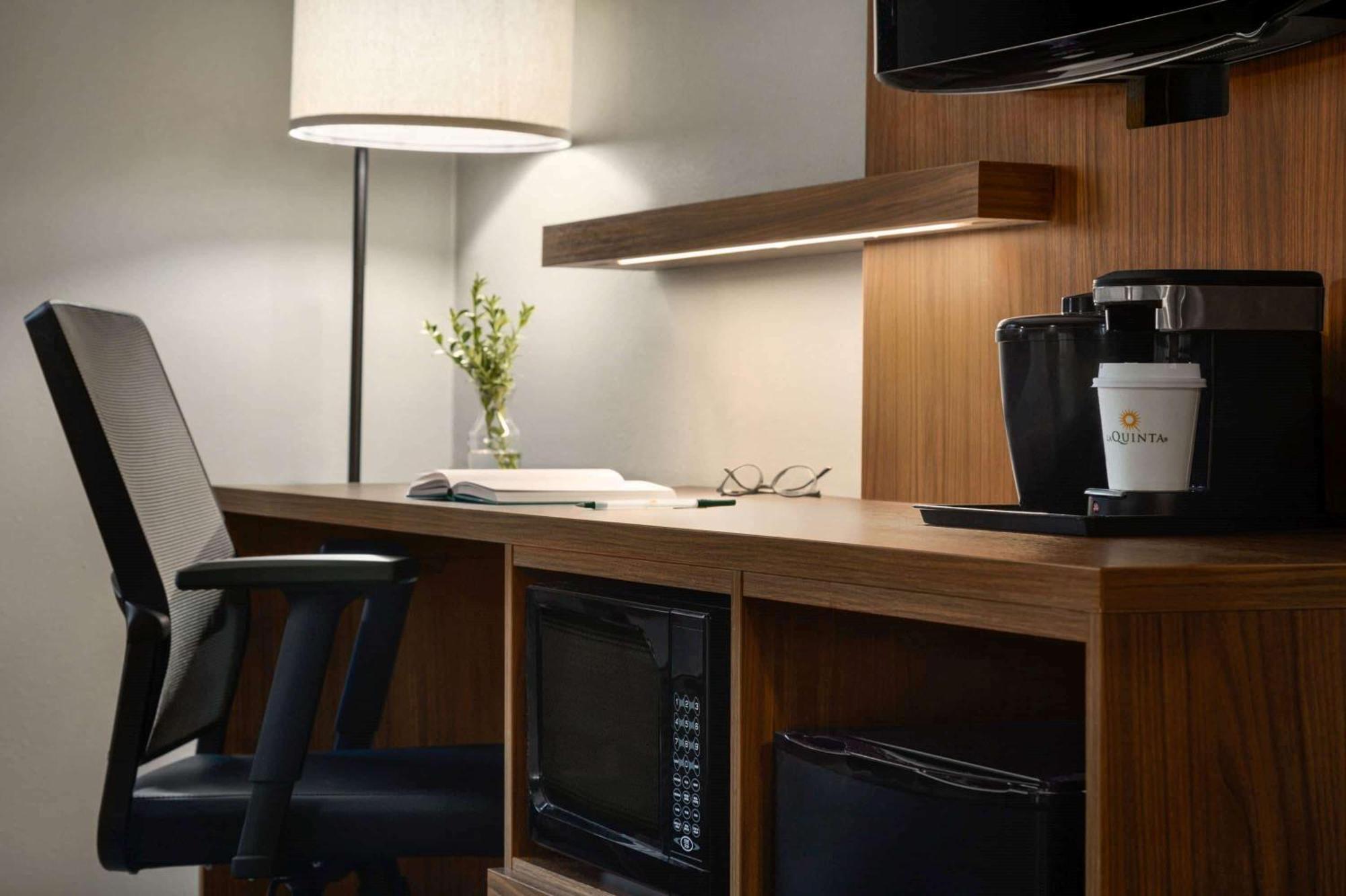 Queen Room Two Queen Beds Non-Smoking