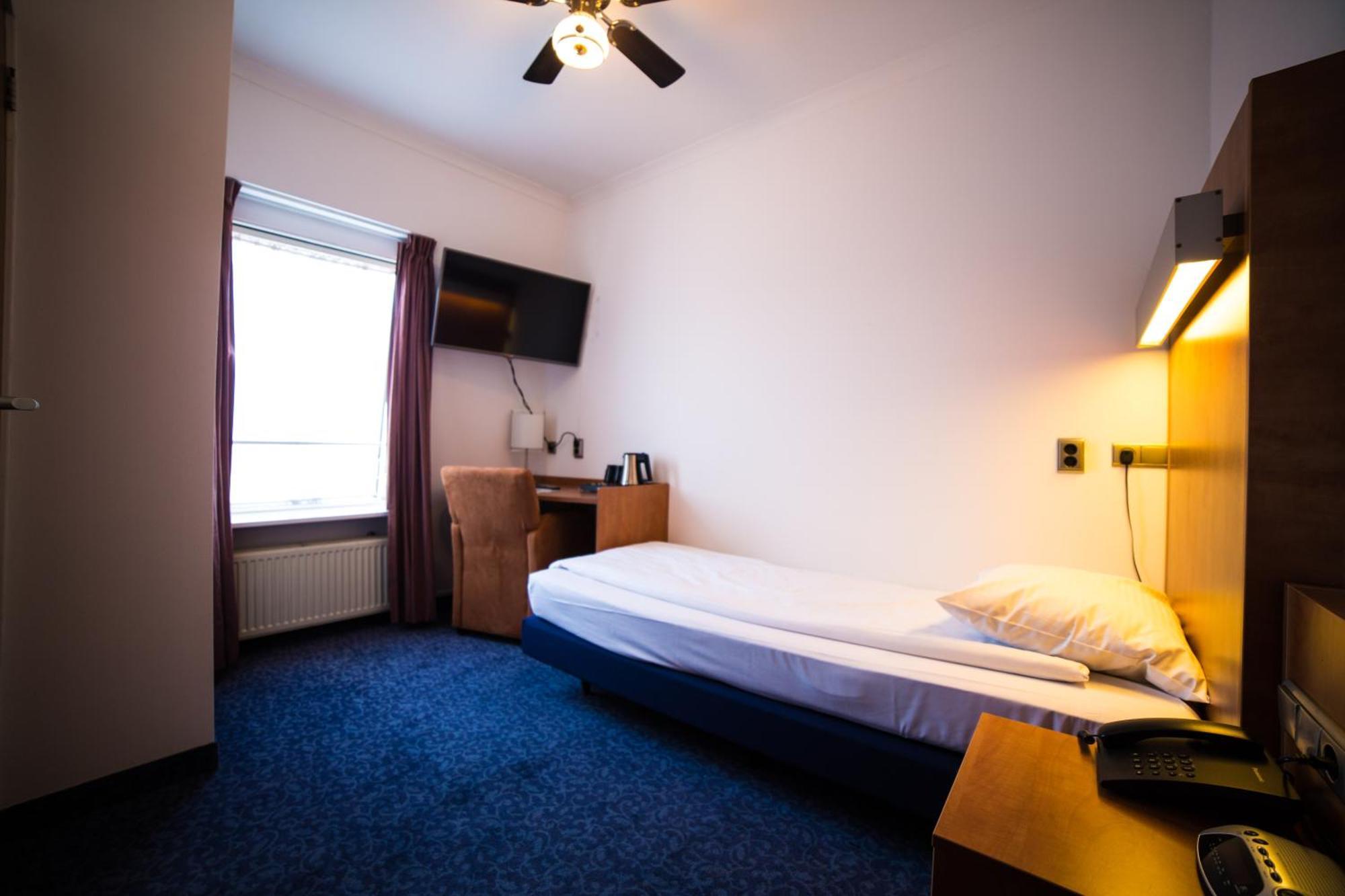 Single Room Single Bed Non-Smoking