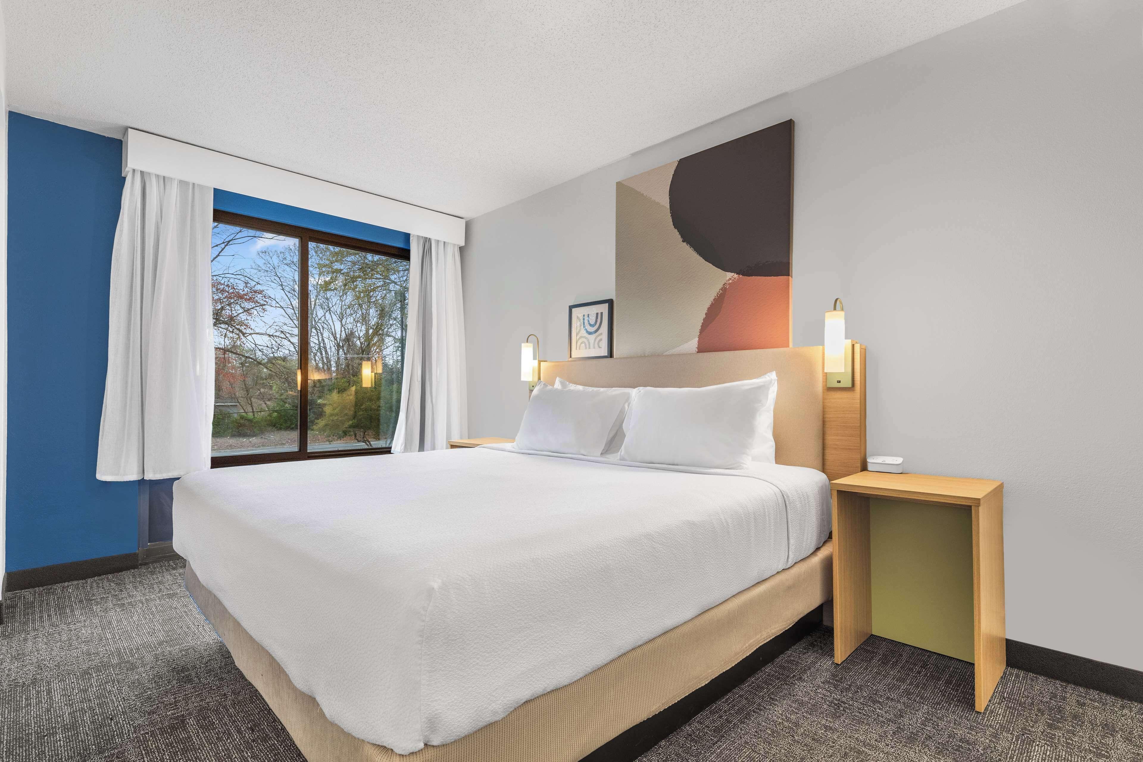One-Bedroom King Suite