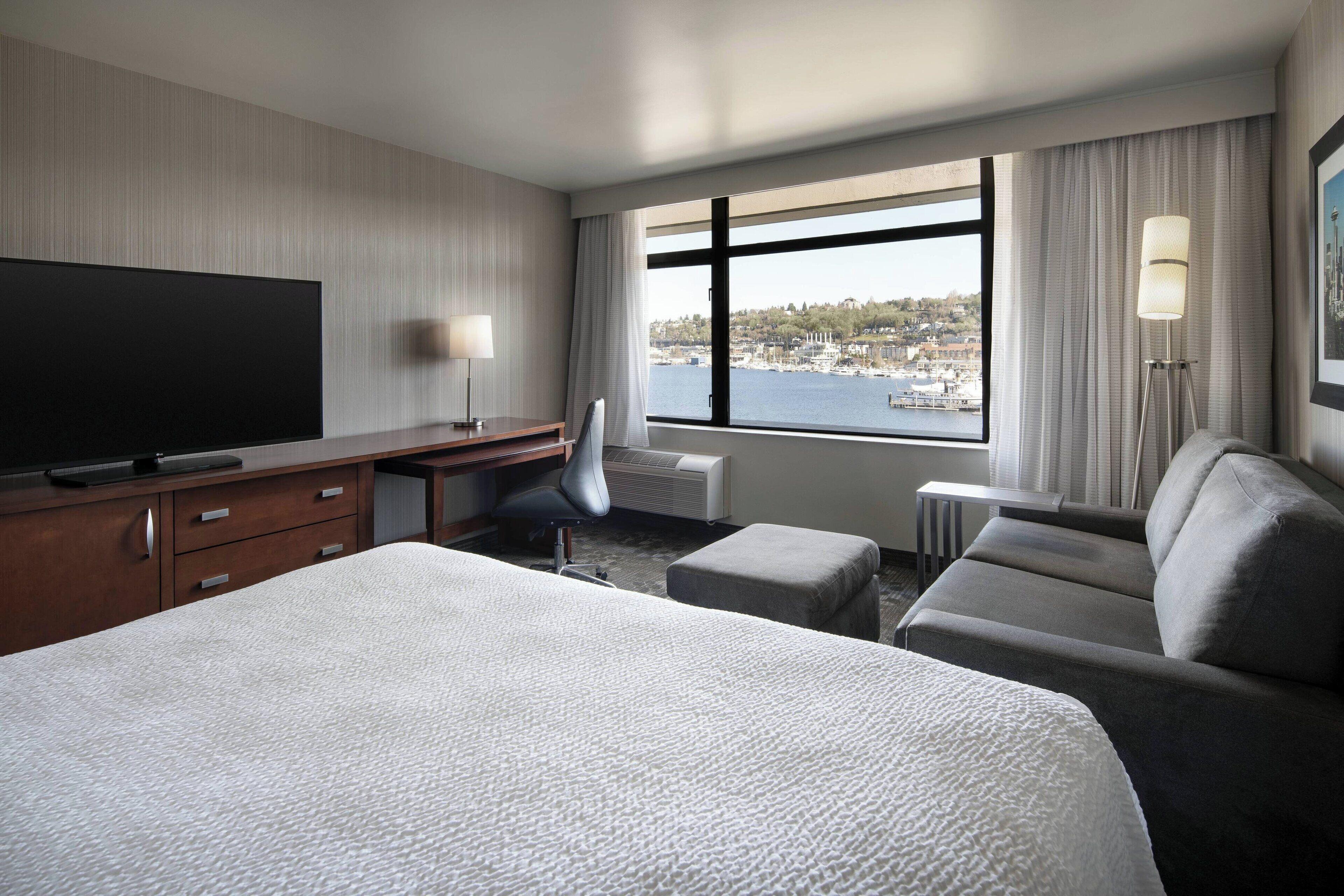 King Guest Room Sofa Bed Lake View,1553741788:JPEG