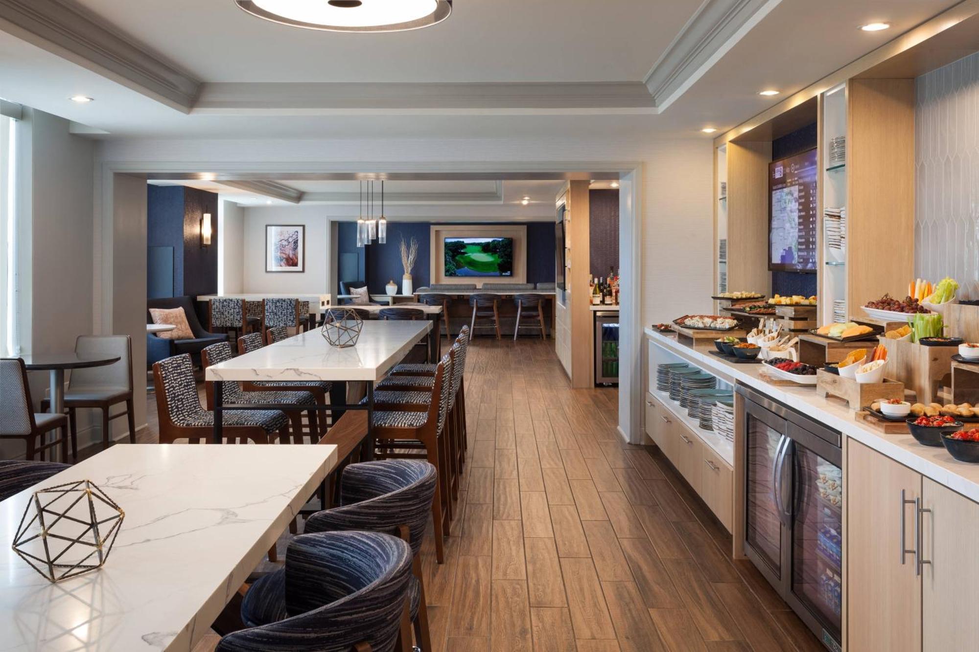Two Queen Beds Concierge Lounge Access