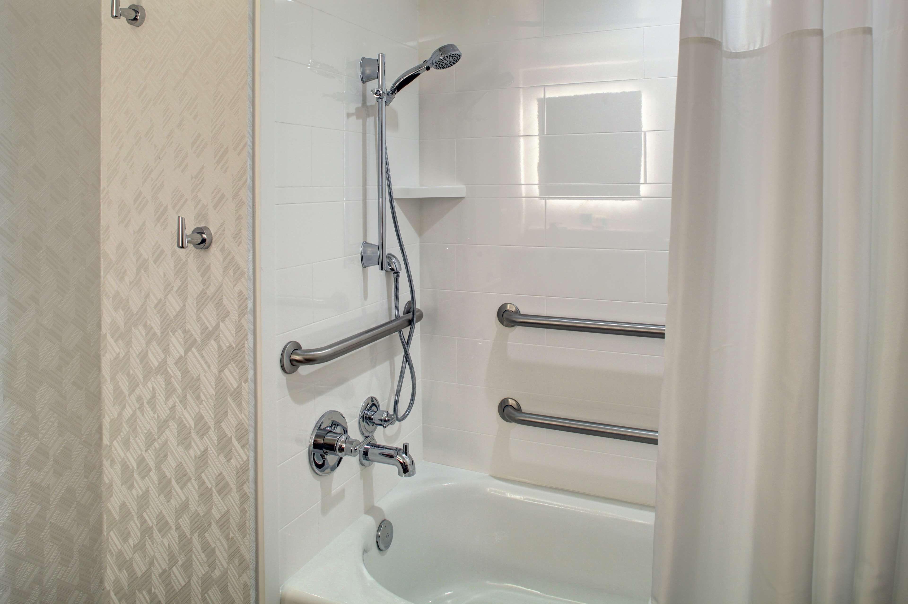 King Room Tub Mobility or Hearing Accessible or Non-Smoking,1709694884:JPEG