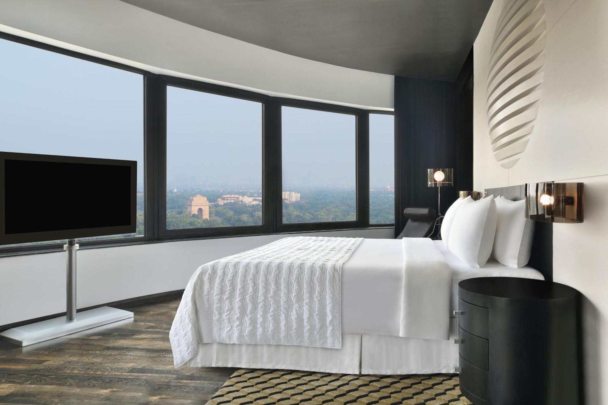 Executive Suite 2 way Airport Transfer Access to club lounge including Hi-Tea from 3-5 pm Happy Hours from 6-8 pm