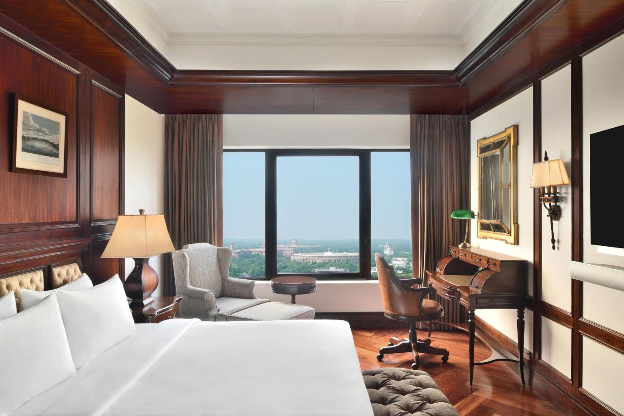 Luxury Suite 2 way Airport Transfer Access to club lounge including Hi-Tea from 3-5 pm Happy Hours from 6-8 pm