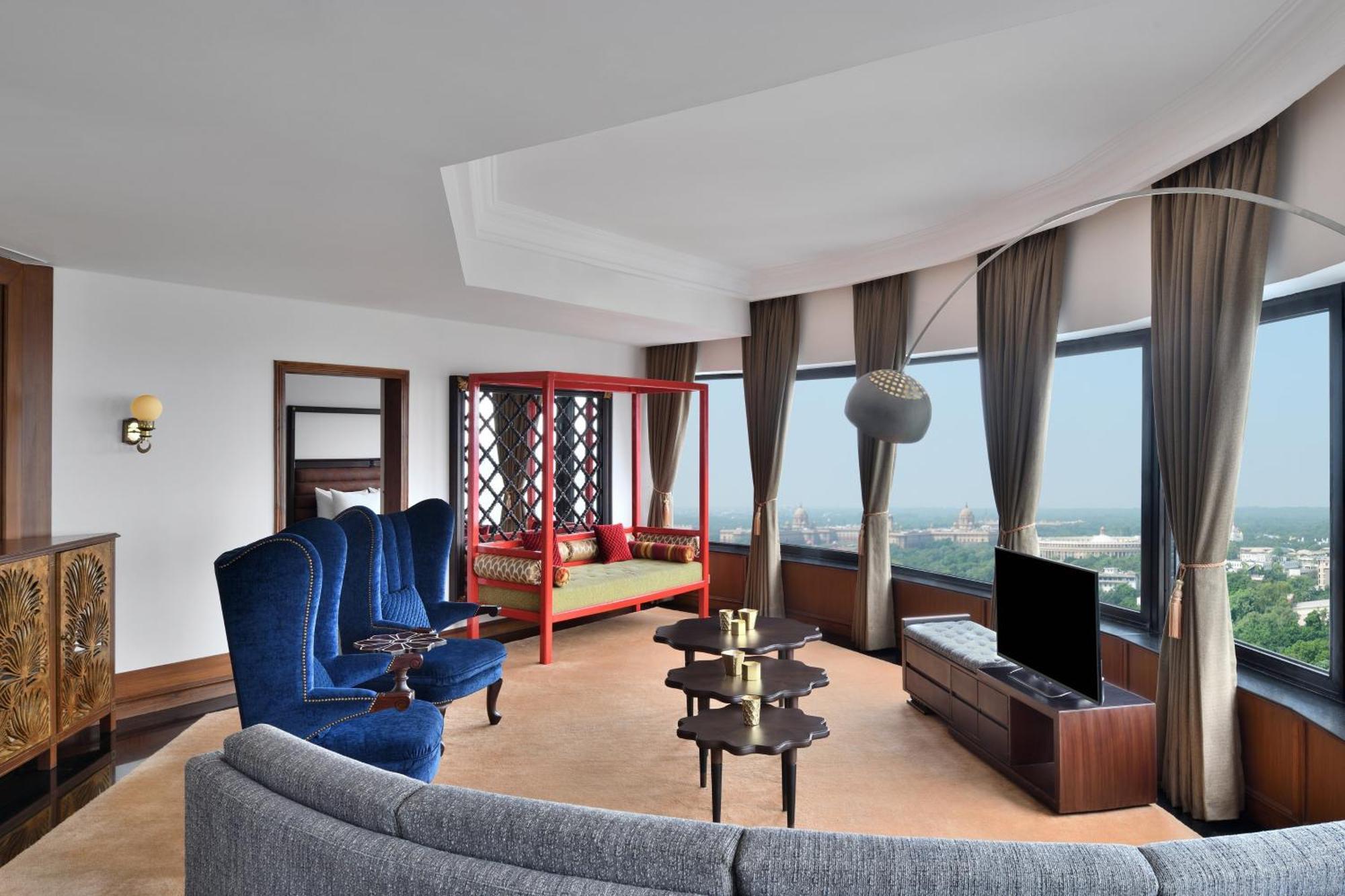 Luxury Suite - 2 way Airport Transfer, Access to club lounge including Hi-Tea from 3-5 pm, Happy Hours from 6-8 pm,1163448195:JPEG