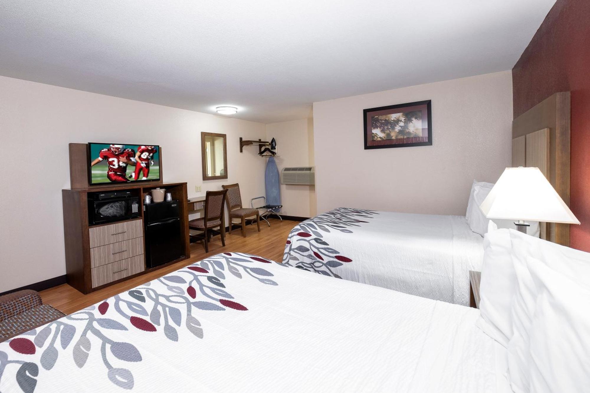 Deluxe Room Two Double Beds Smoke
