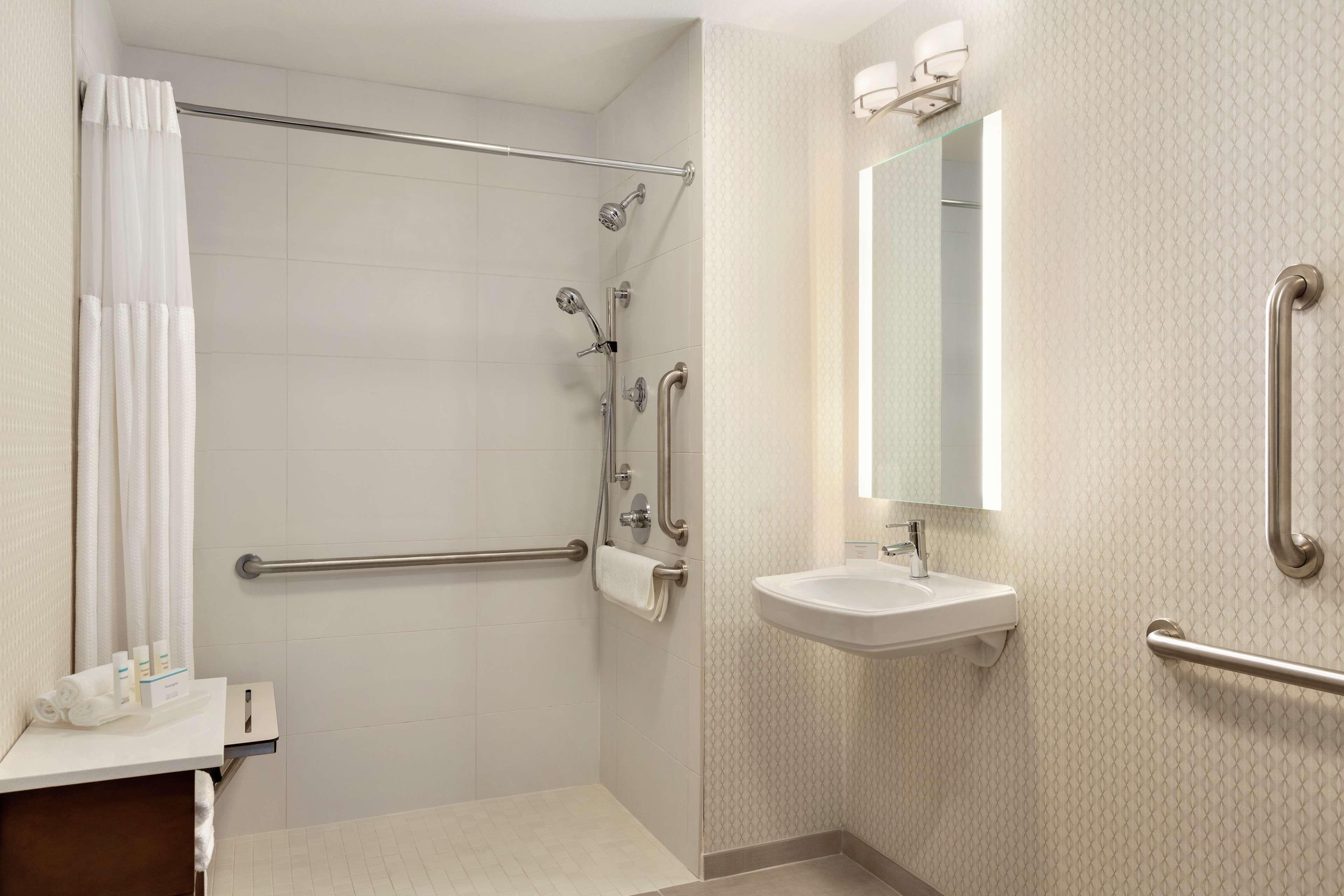 Queen Suite Roll Shower Mobility Access