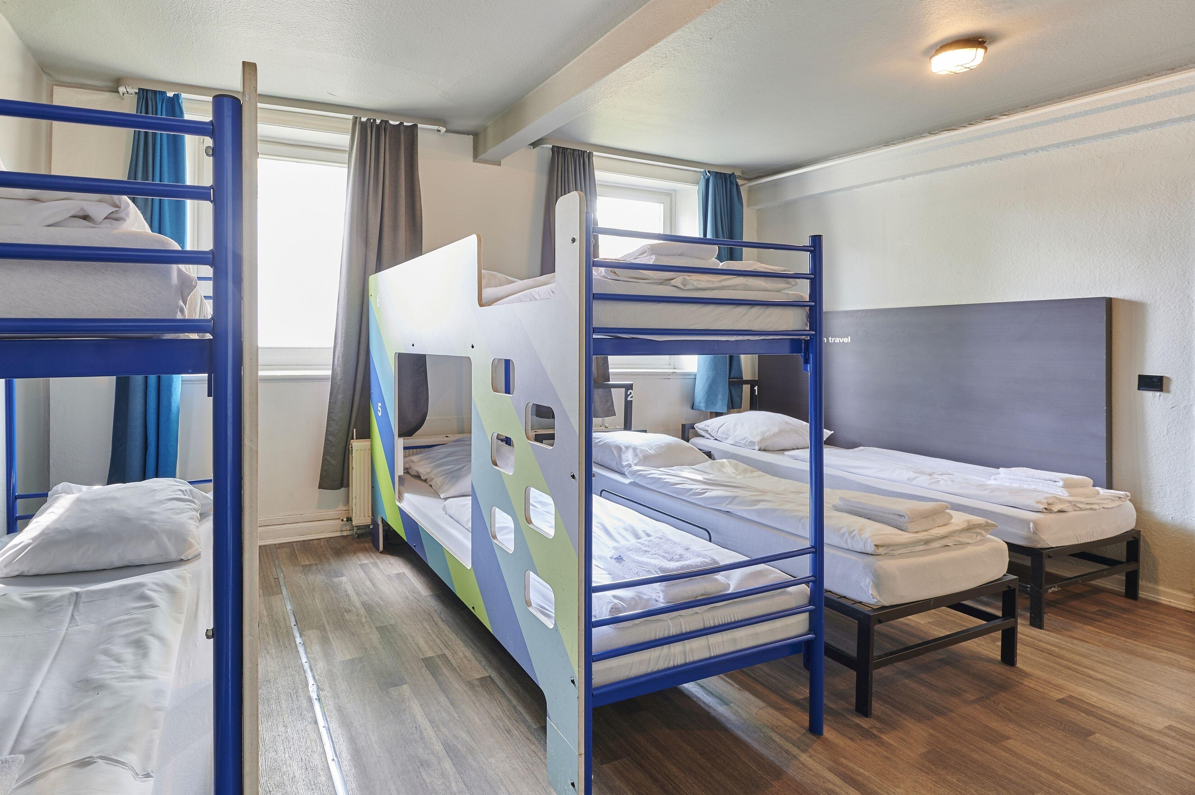 Bed 6-Bed Dormitory Room
