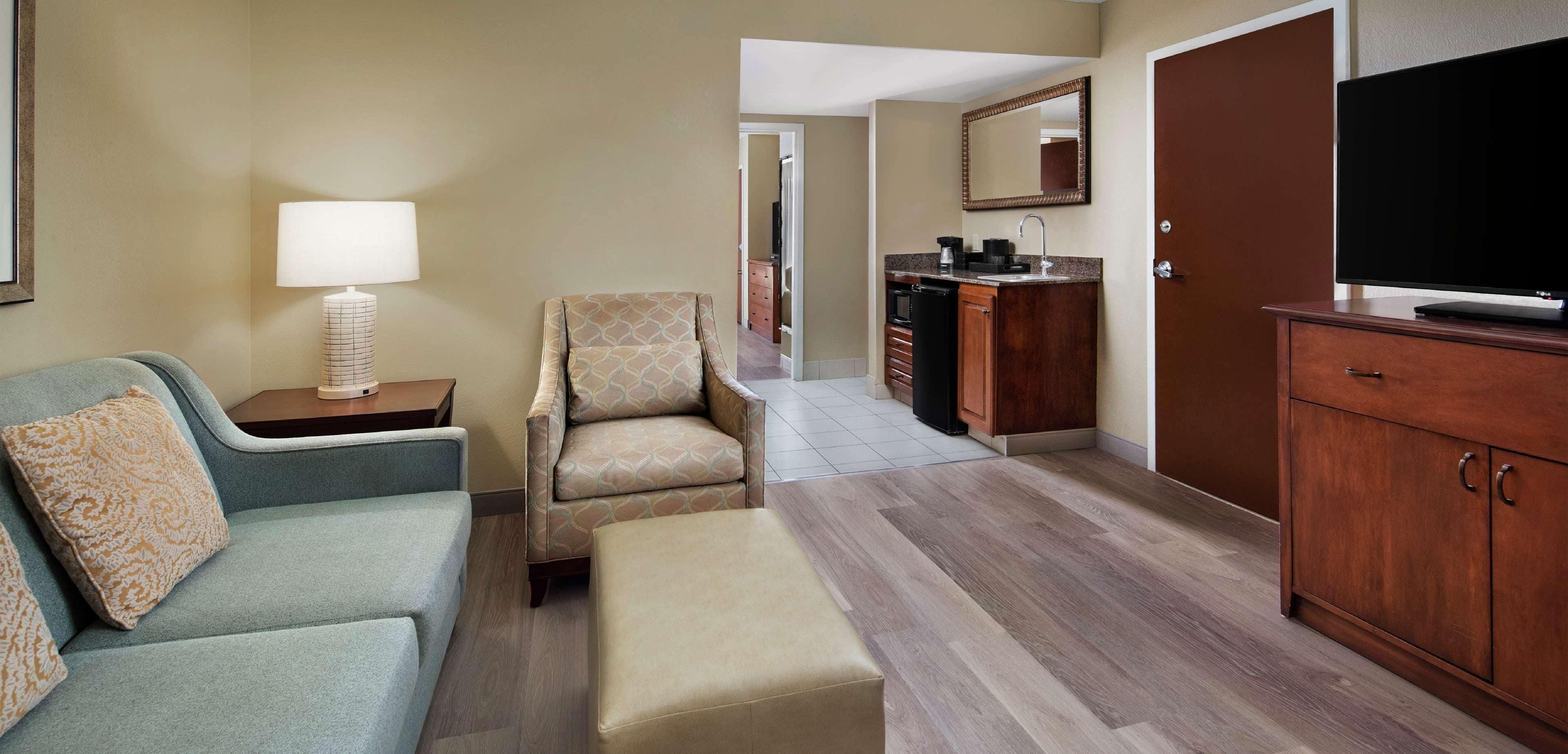 Two-Room King Suite - Non-Smoking,1709853409:JPEG