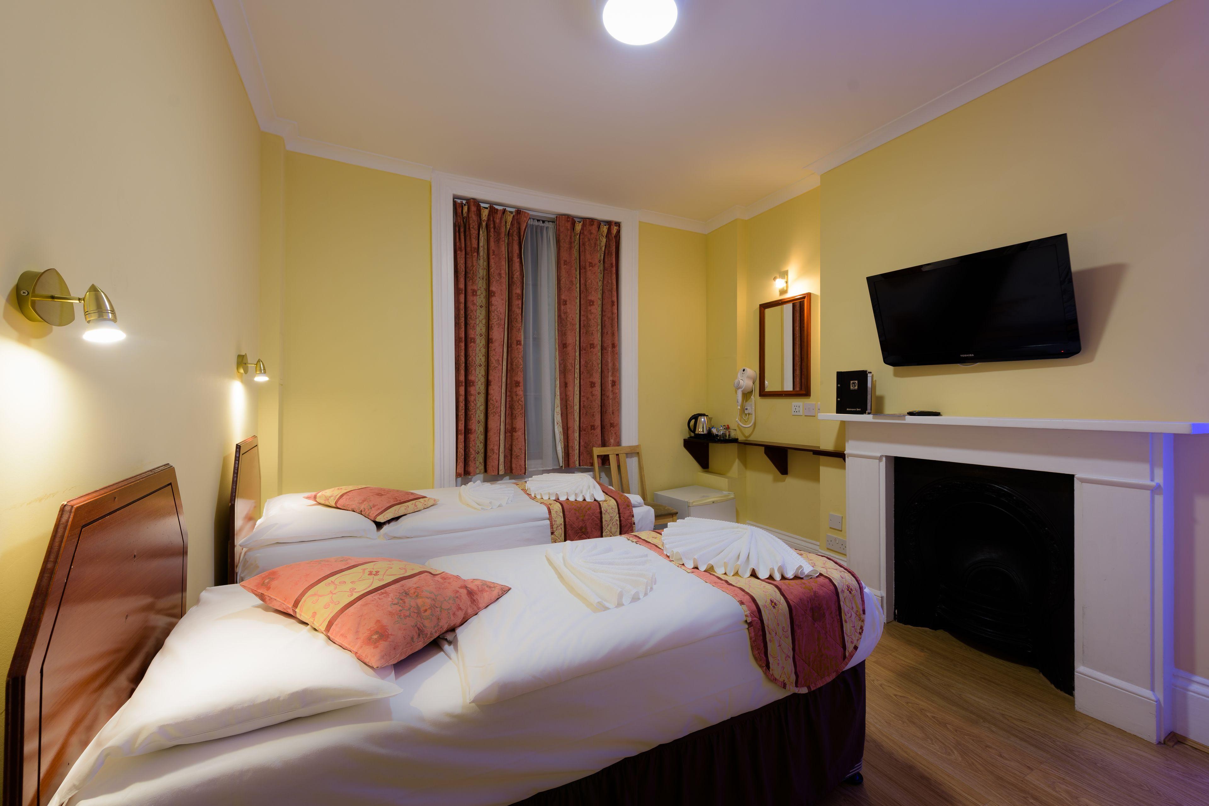Standard Twin Room,1327959839:JPEG