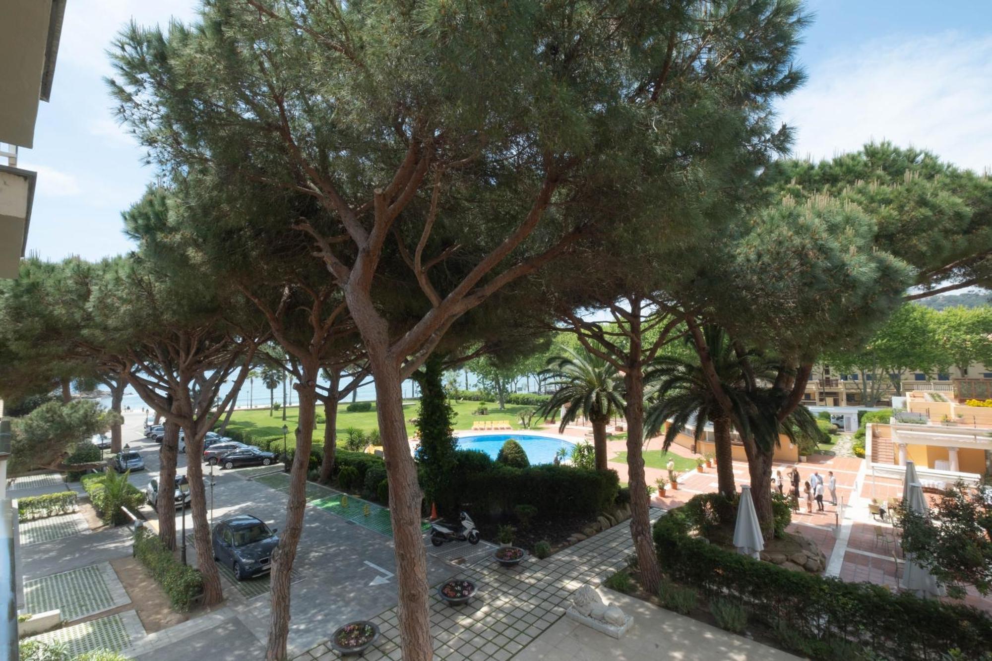 Double Room Pool View