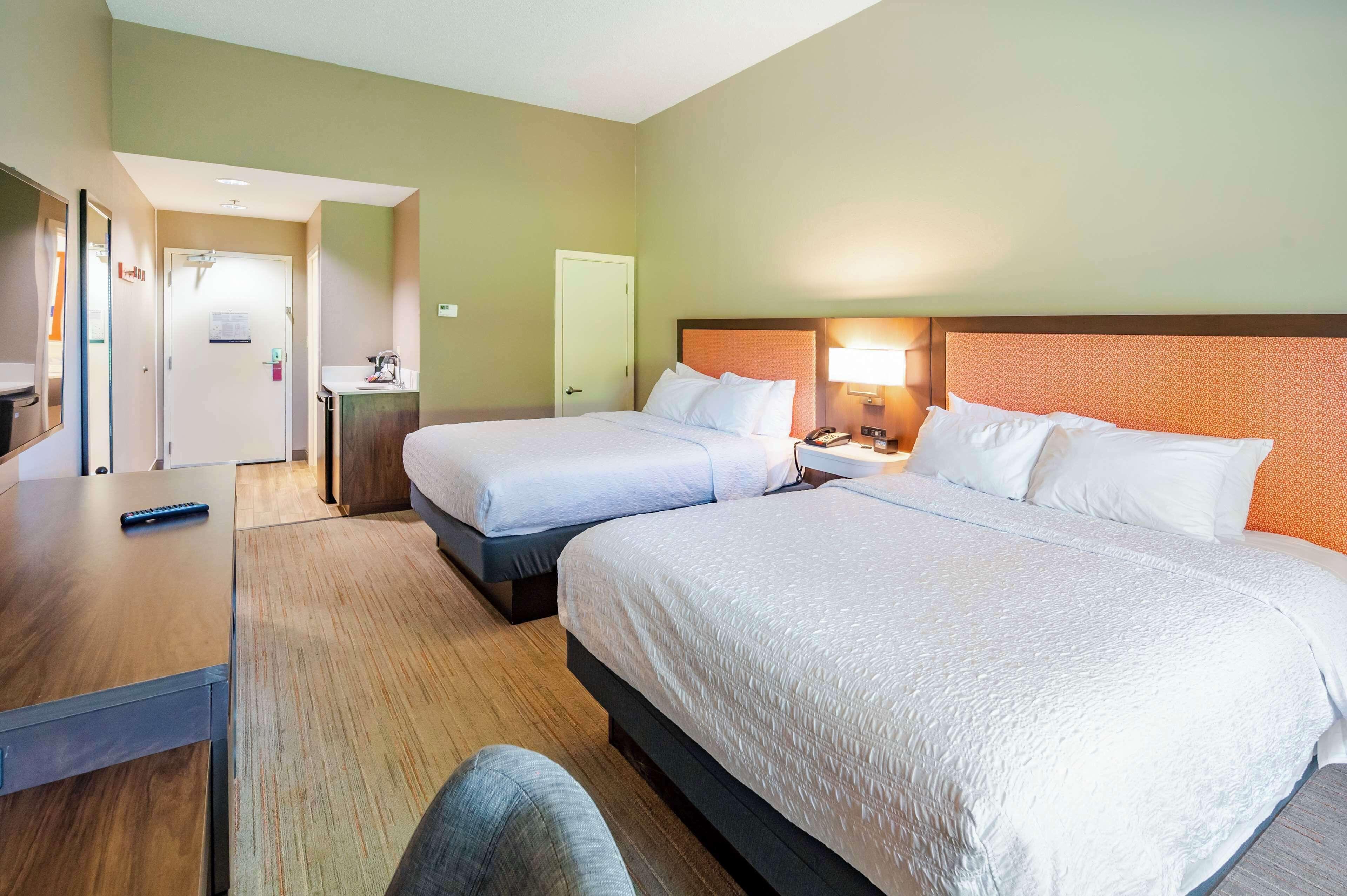 Room Two Queen Beds Non-Smoking