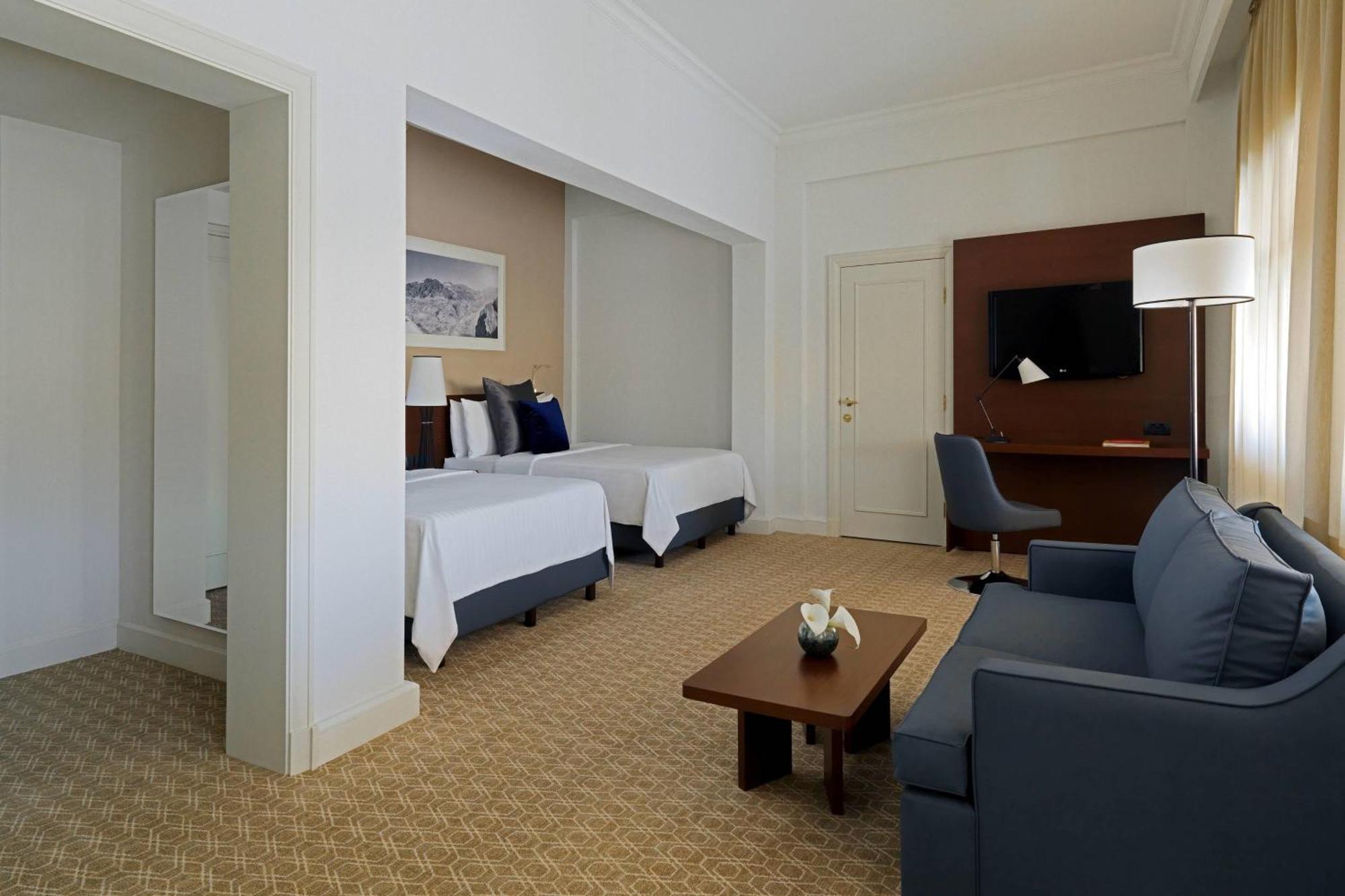 Executive Deluxe, Executive lounge access, Guest room, 2 Double