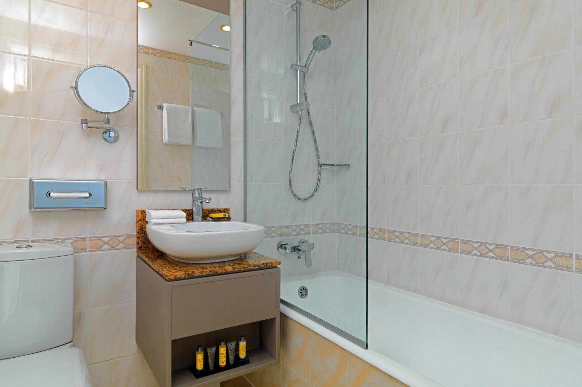 Standard Guest room 1 King