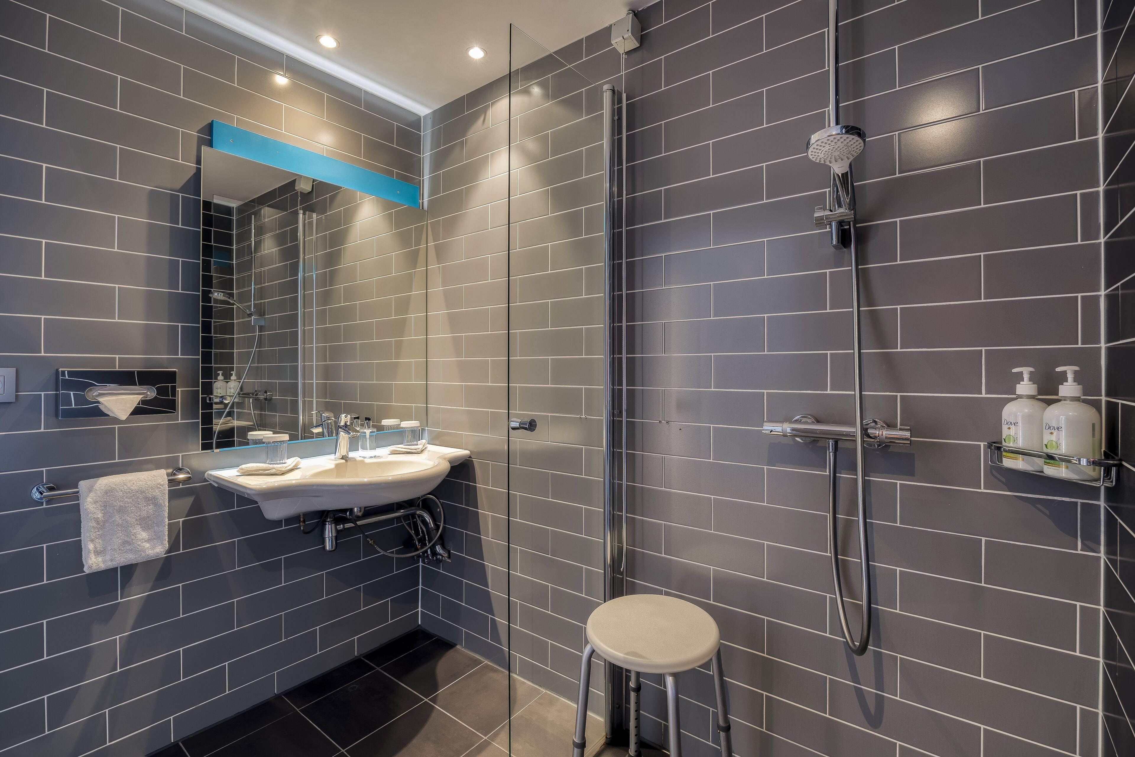 Standard Double Room Mobility Access