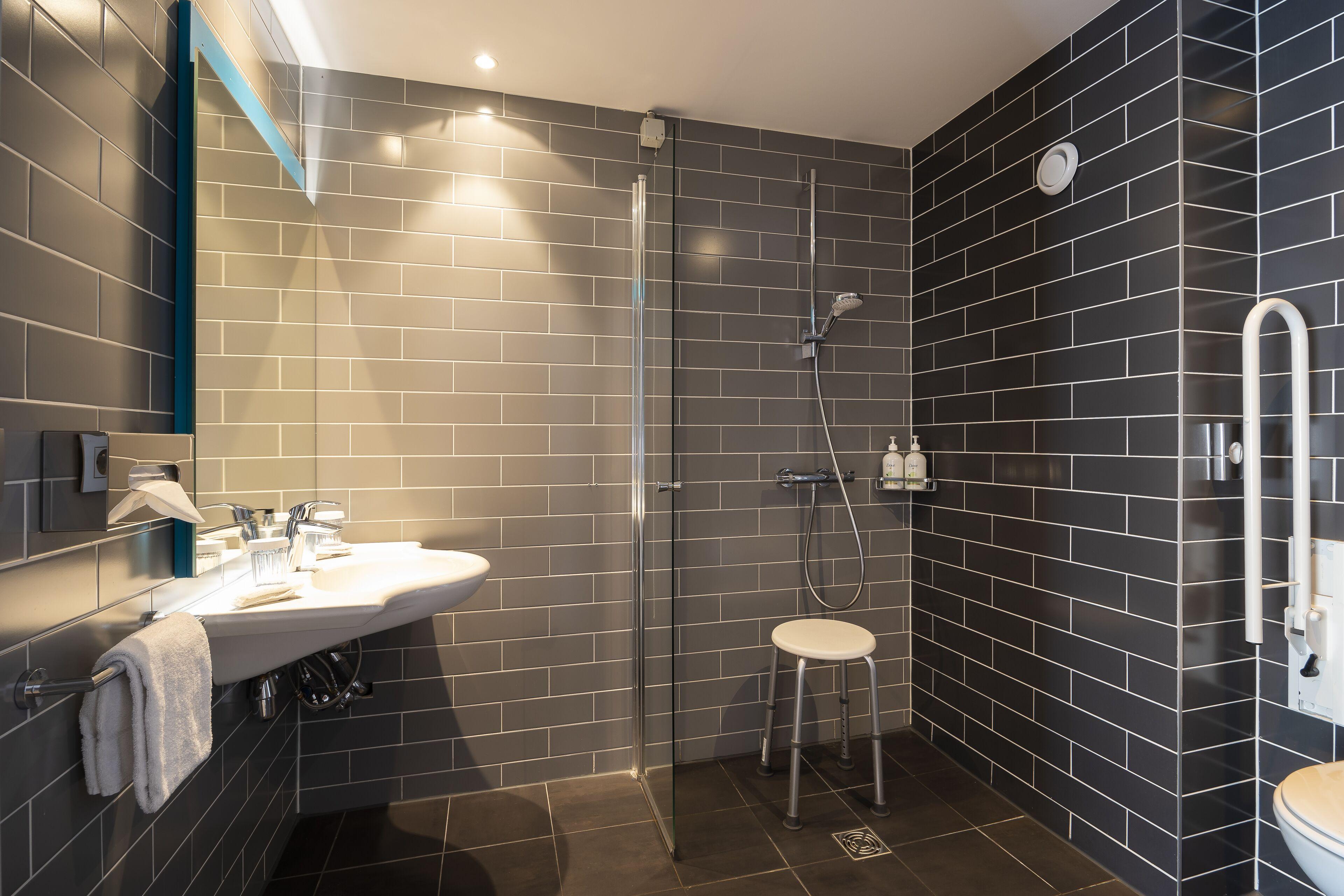 Standard Double Room Mobility Access
