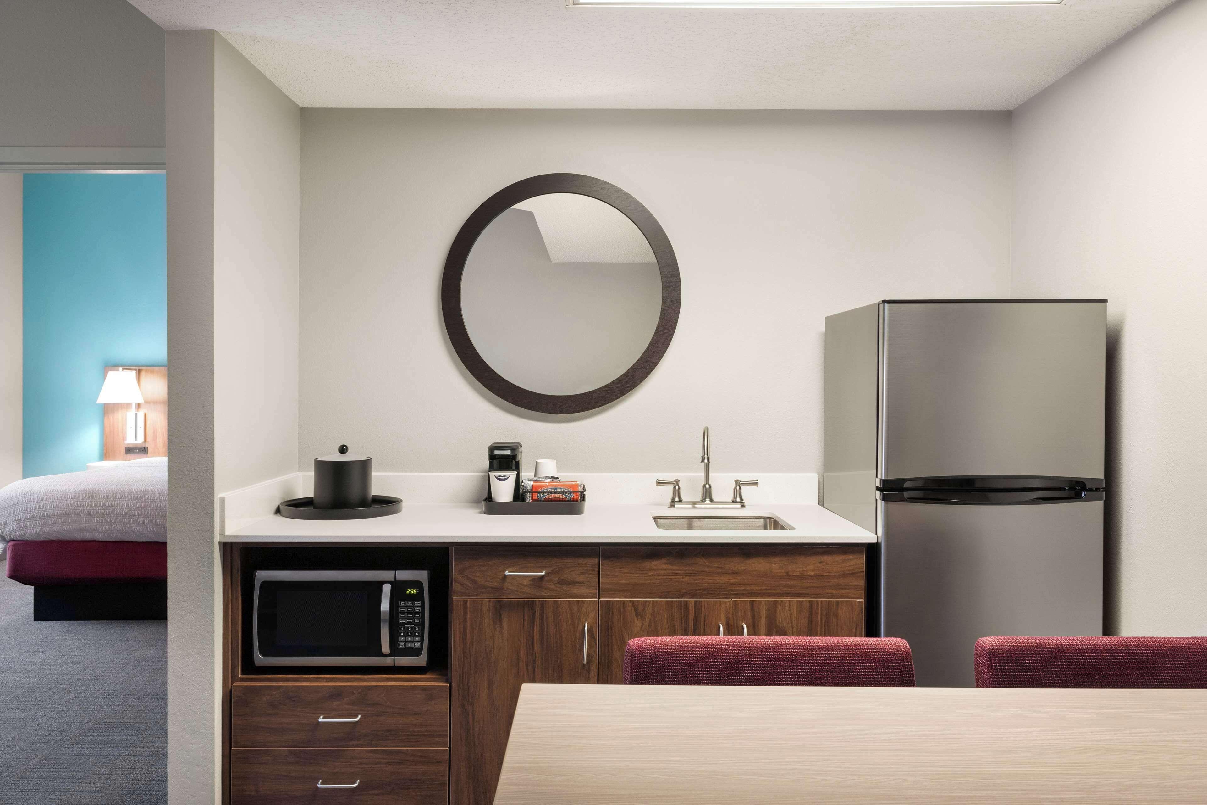 One-Bedroom King Suite Kitchenette