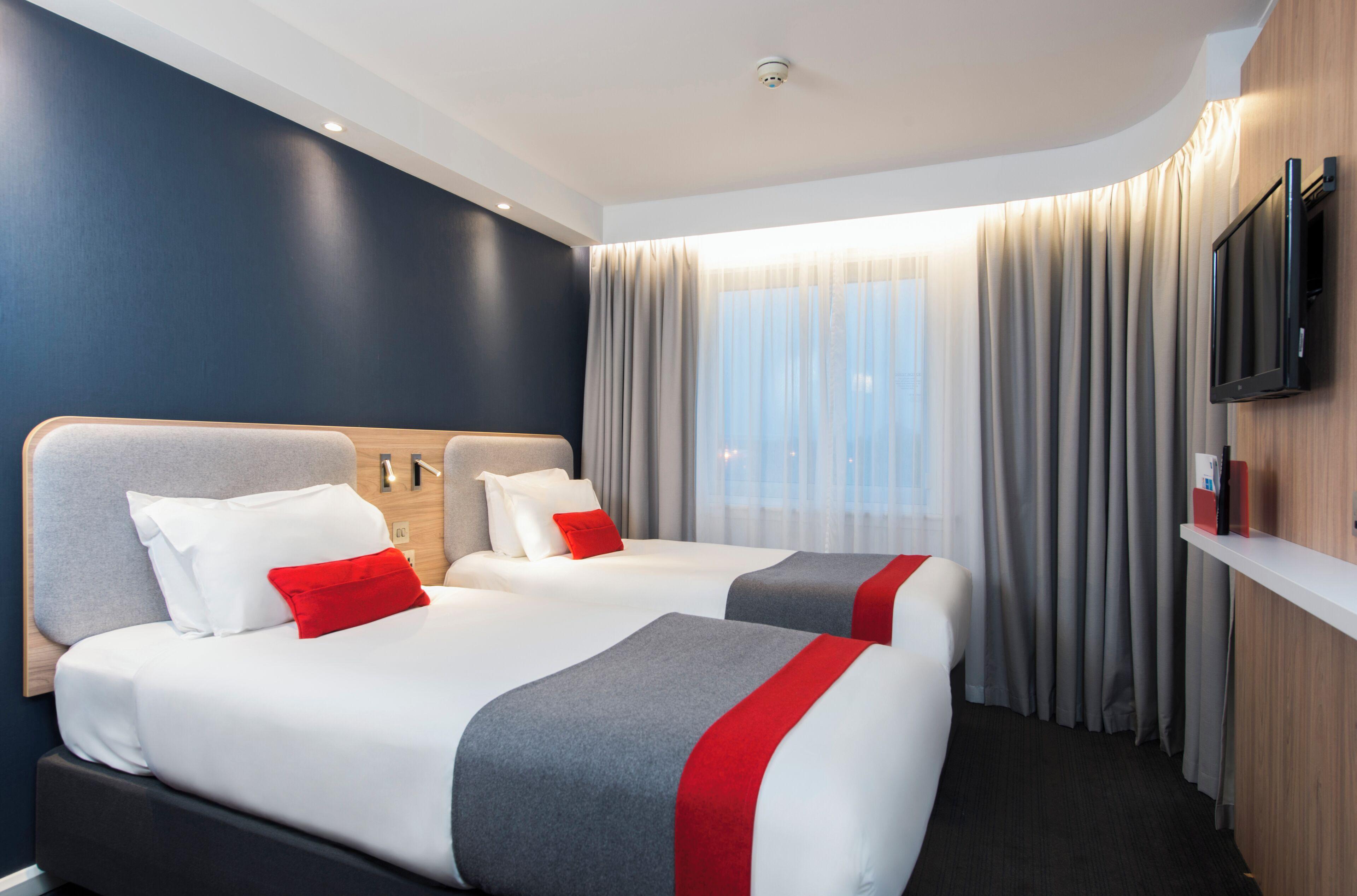 Standard Twin Room with Free Hot Breakfast