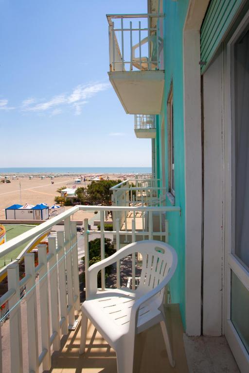 Double or Twin Room Balcony Partial Sea View,1765319351:JPEG