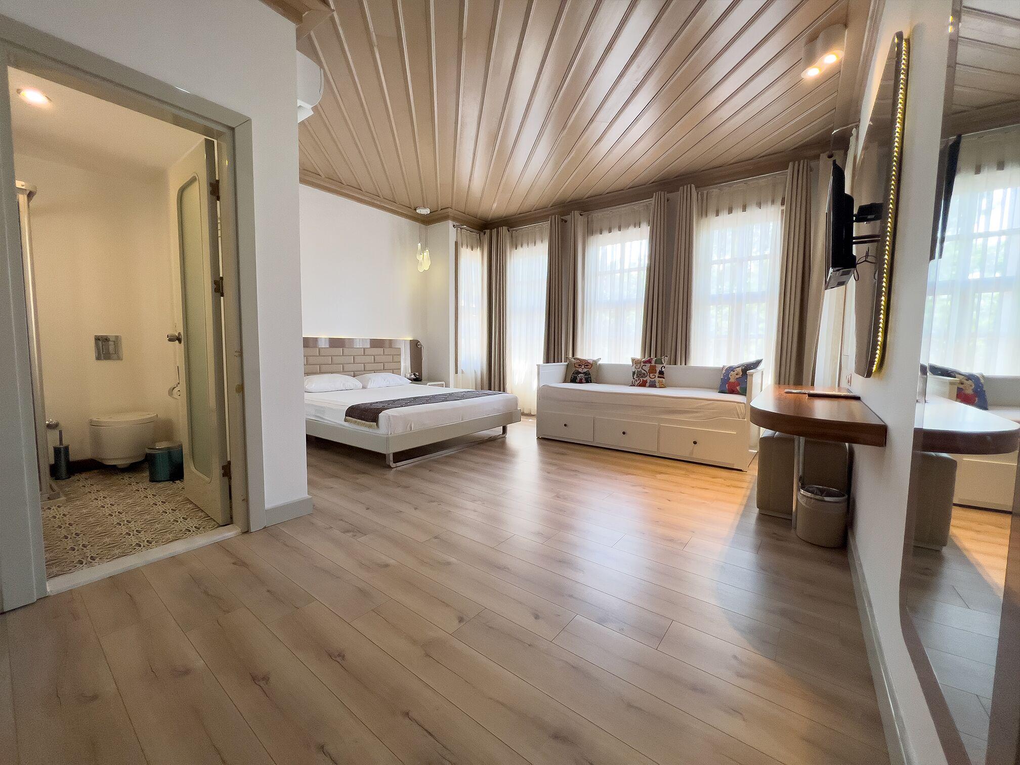 Economy Family Room