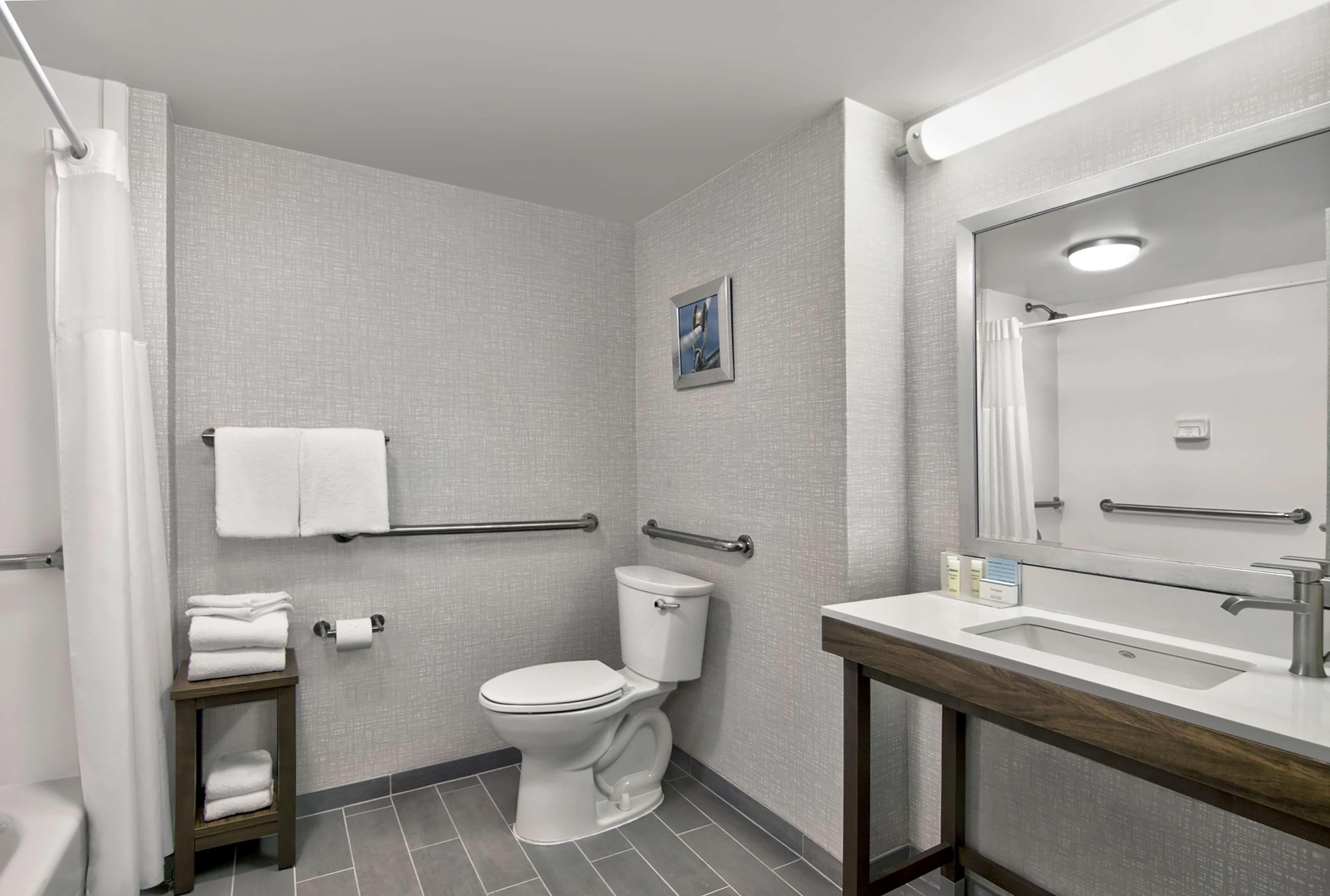 Queen Room Two Queen Beds Mobility Hearing Access or Non-Smoking