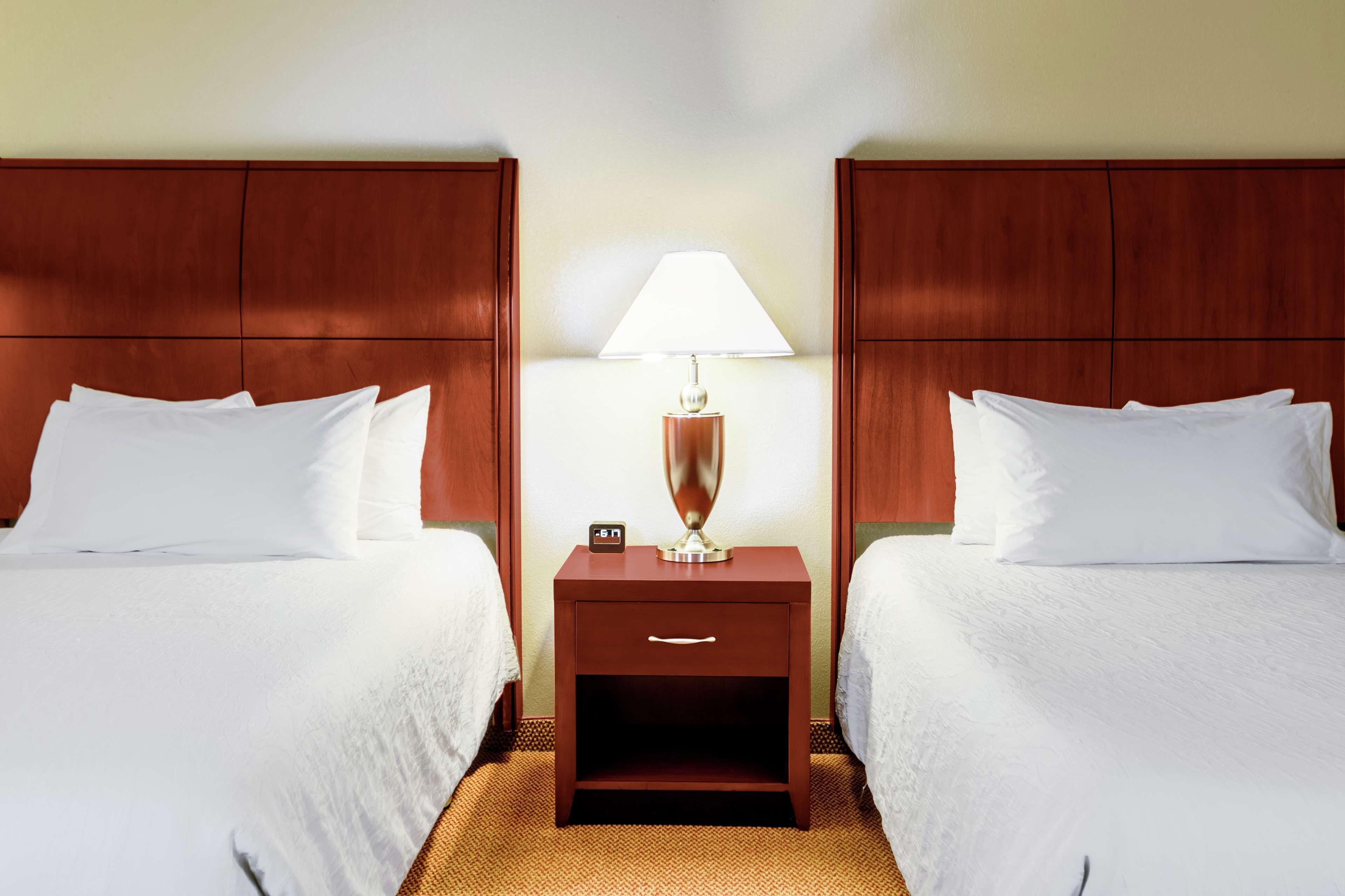 Queen Room Two Queen Beds Accessible Tub Mobility Access