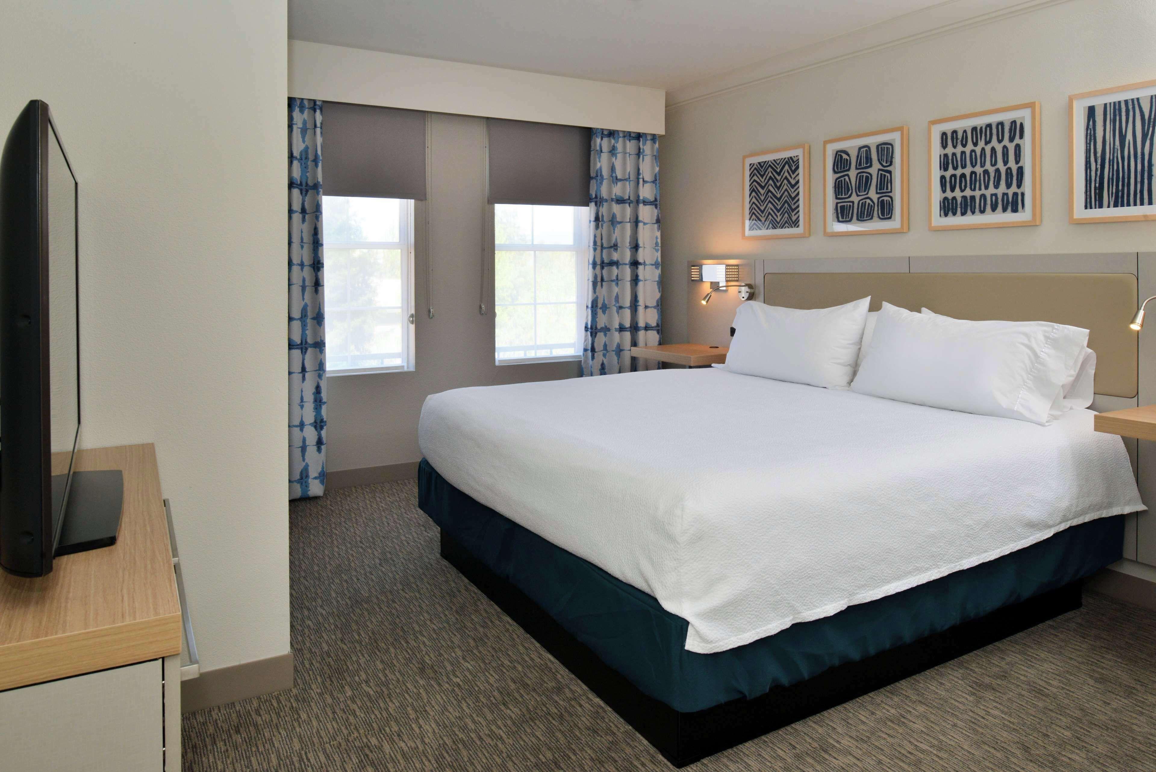 One-Bedroom King Suite Sofa Bed