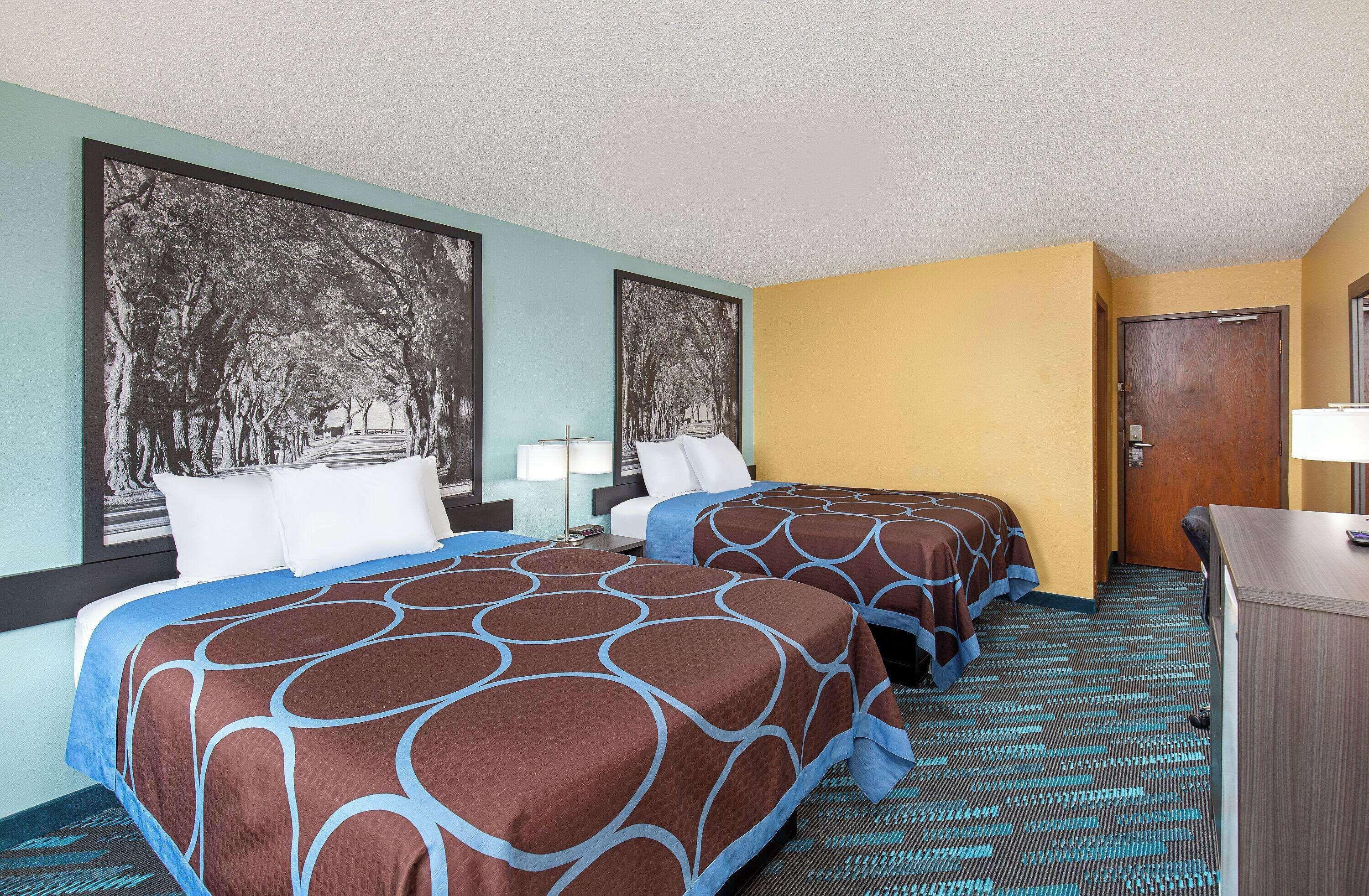 Queen Room Two Queen Beds Non-Smoking