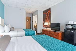 Queen Room Two Queen Beds Mobility Access or Non-Smoking