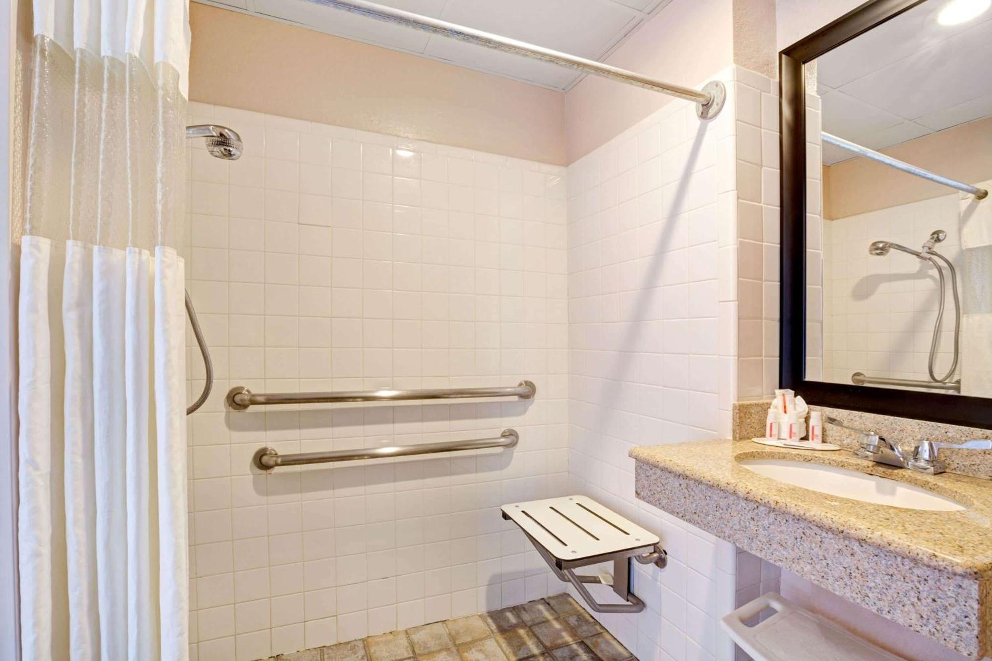 1 King Bed Mobility Accessible Room Roll ShowerNon-Smoking,1549843897:JPEG