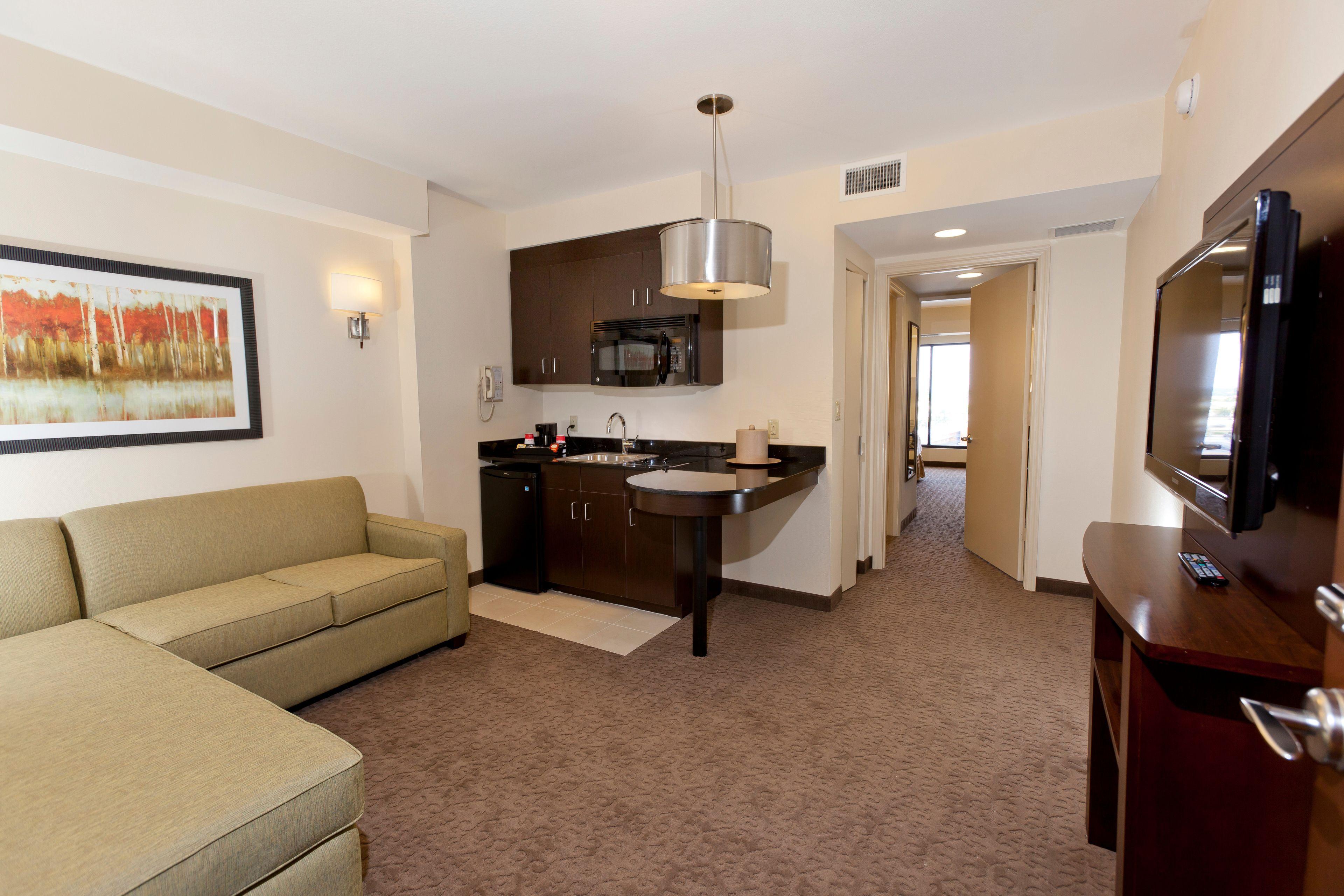 Luxury One Bedroom Suites 2 Queen Beds Lake View NO RESORT FEE