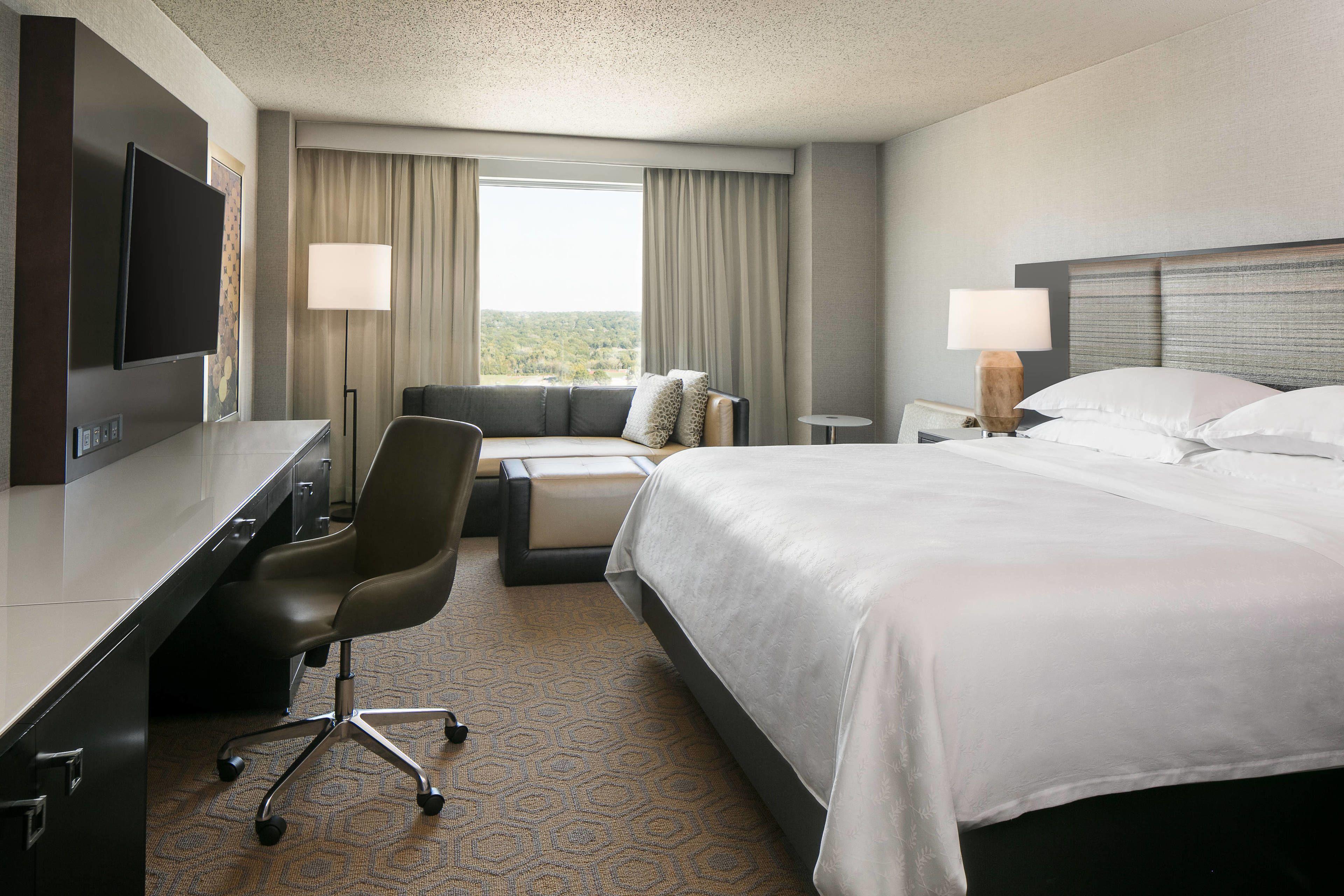 Club level Guest room 1 King High floor,1710268084:JPEG