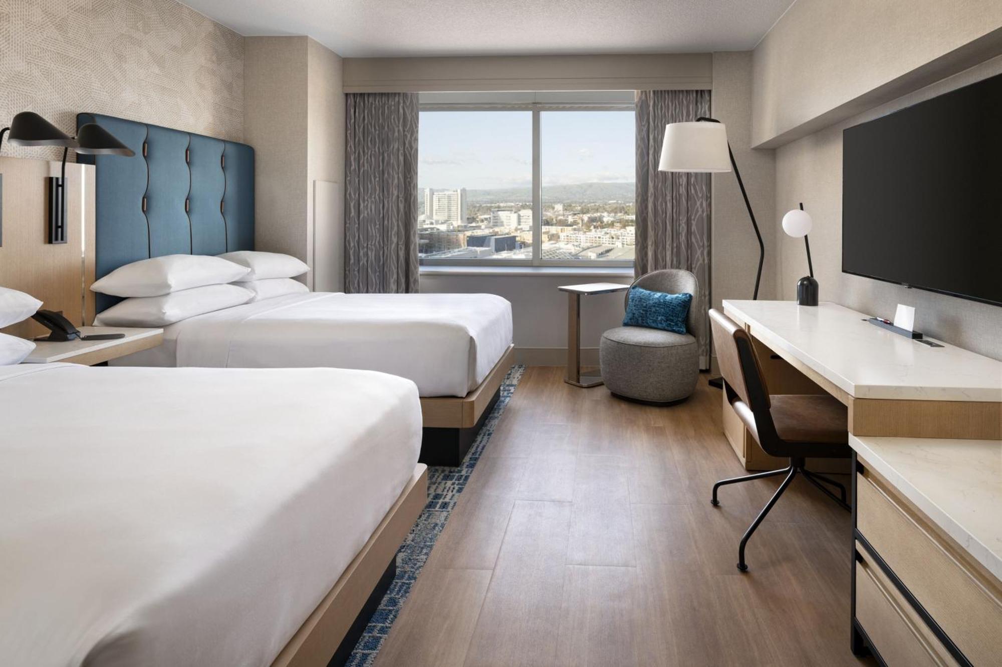 M Club Guest Room 2 Queen Beds