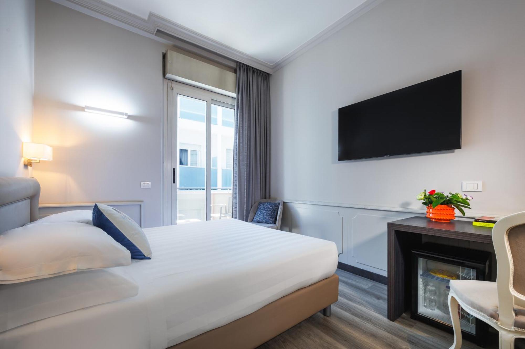 Standard Double Room Side Sea View
