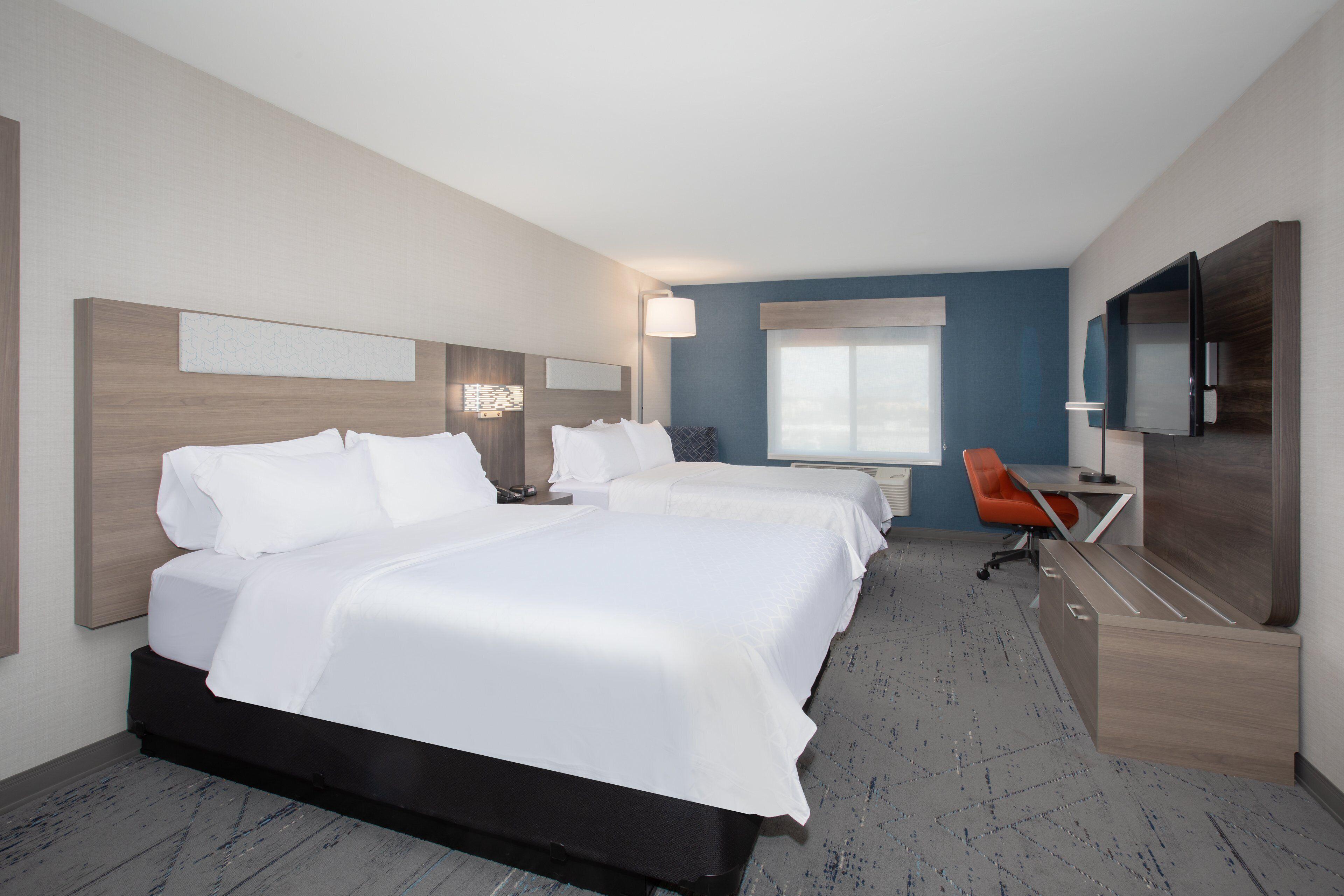 Queen Room Two Queen Beds Hearing Accessible or Non-Smoking