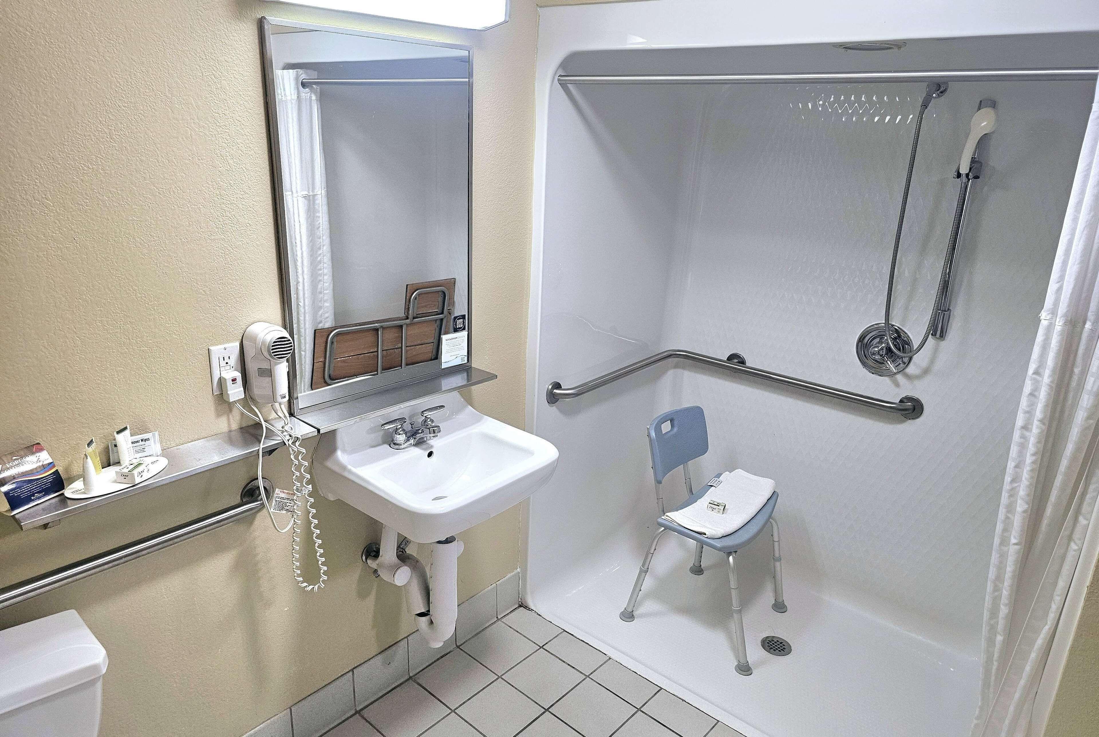 King Room Mobility Access or Non-Smoking