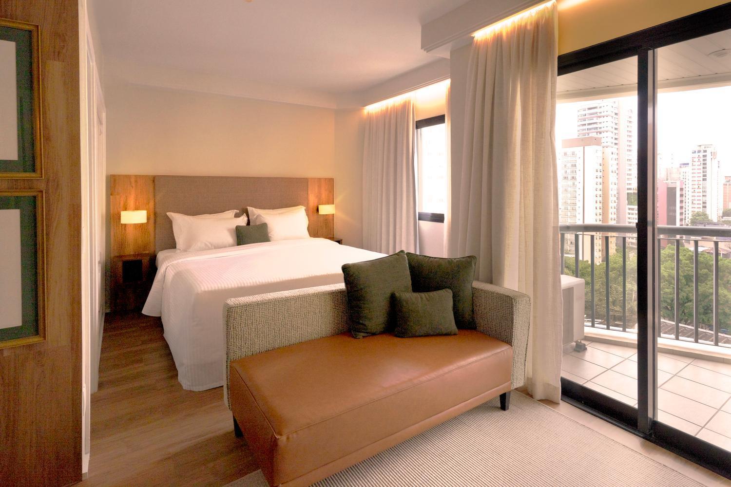 Executive Suite,1710591030:JPEG