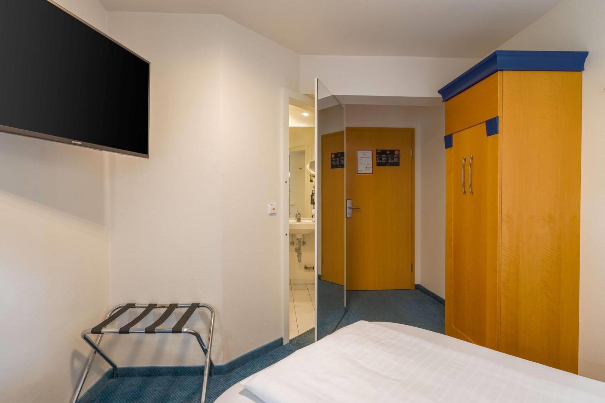 Classic Single Room