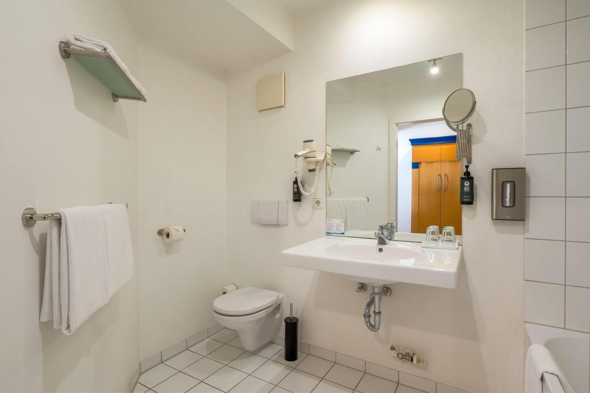 Comfort King Room