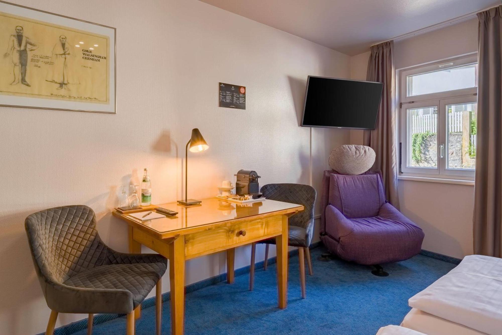 Comfort King Room