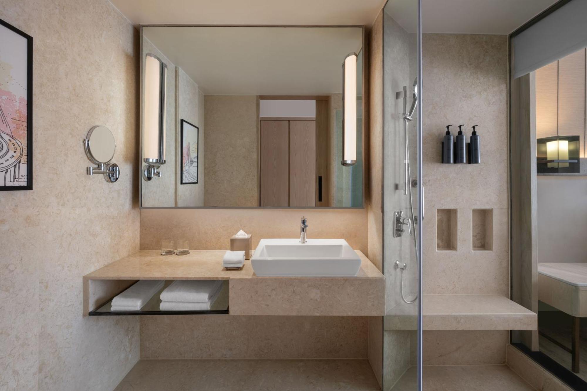 Executive King Room Executive Lounge Access on Spa on Laundry