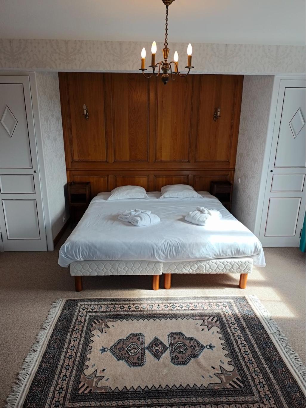 Character Double Room
