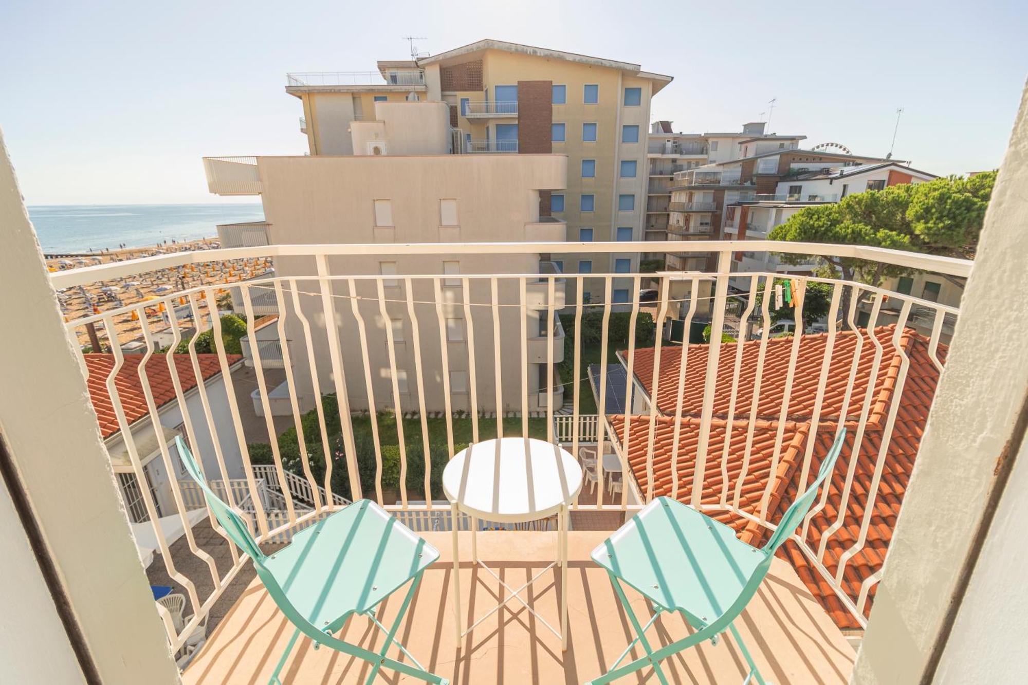 Double or Twin Room Side Sea View