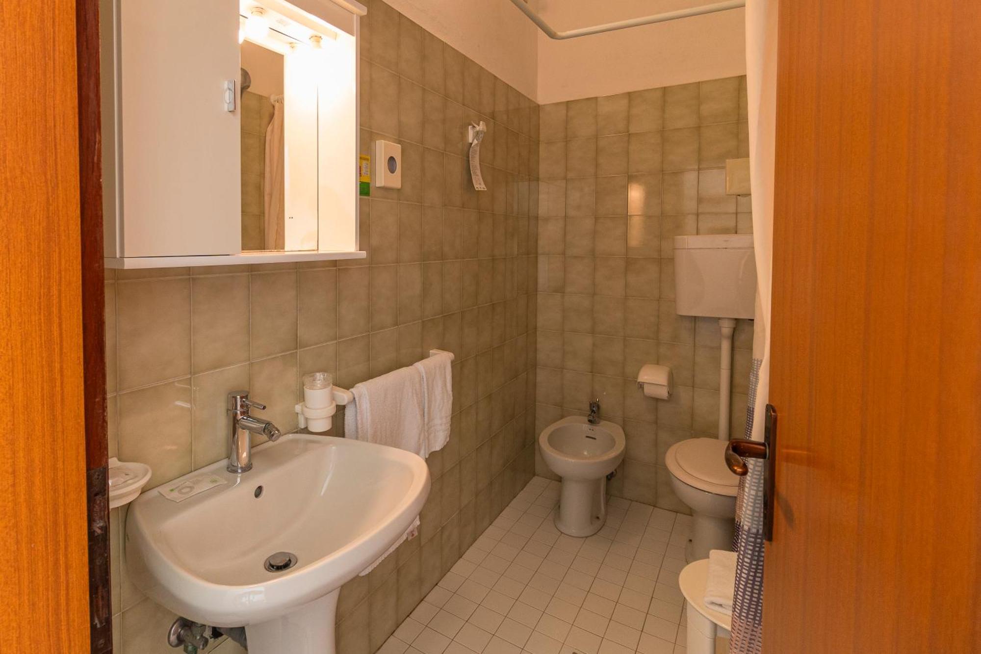 Double or Twin Room Side Sea View