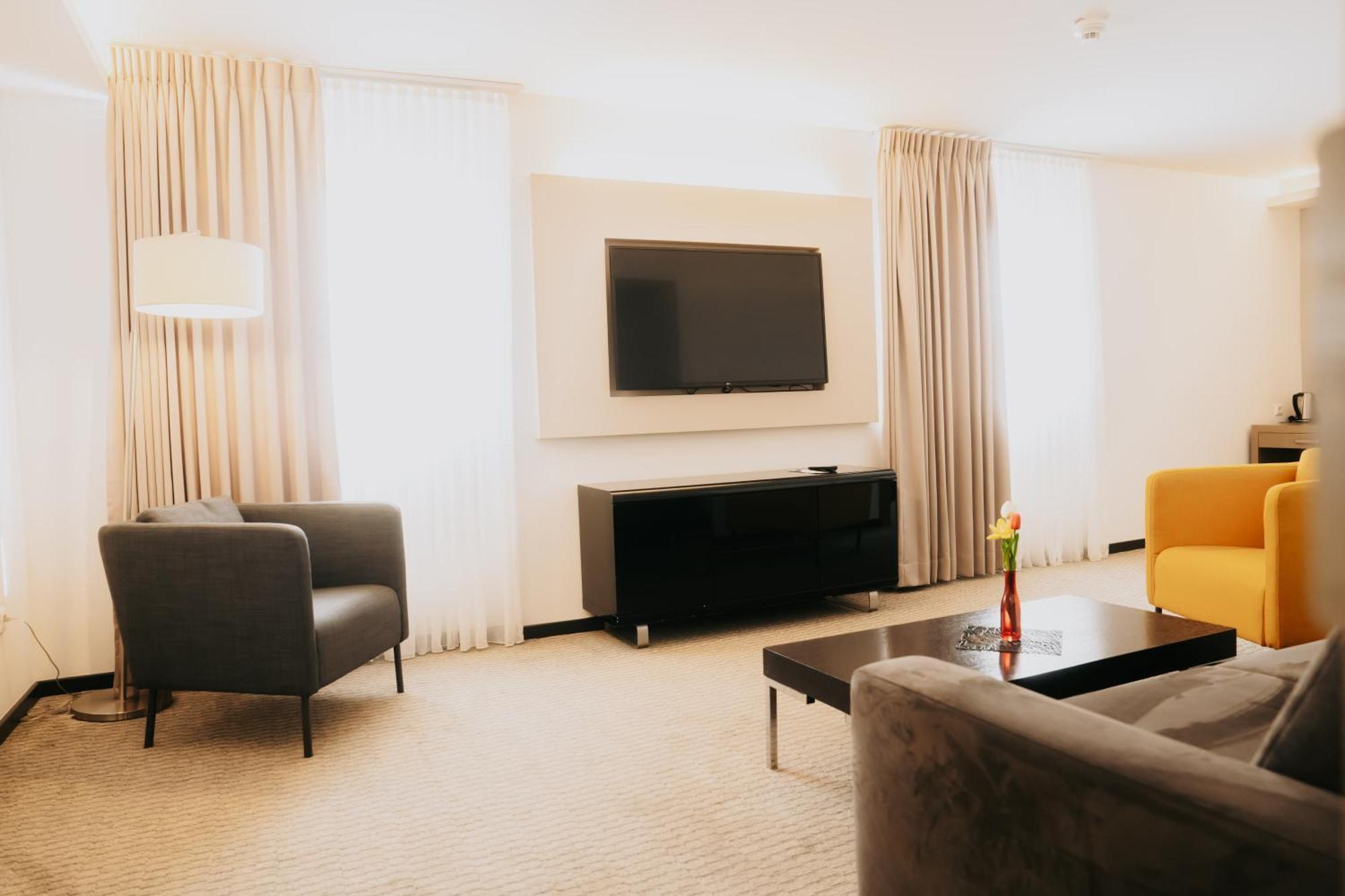 Suite 1 King Bed