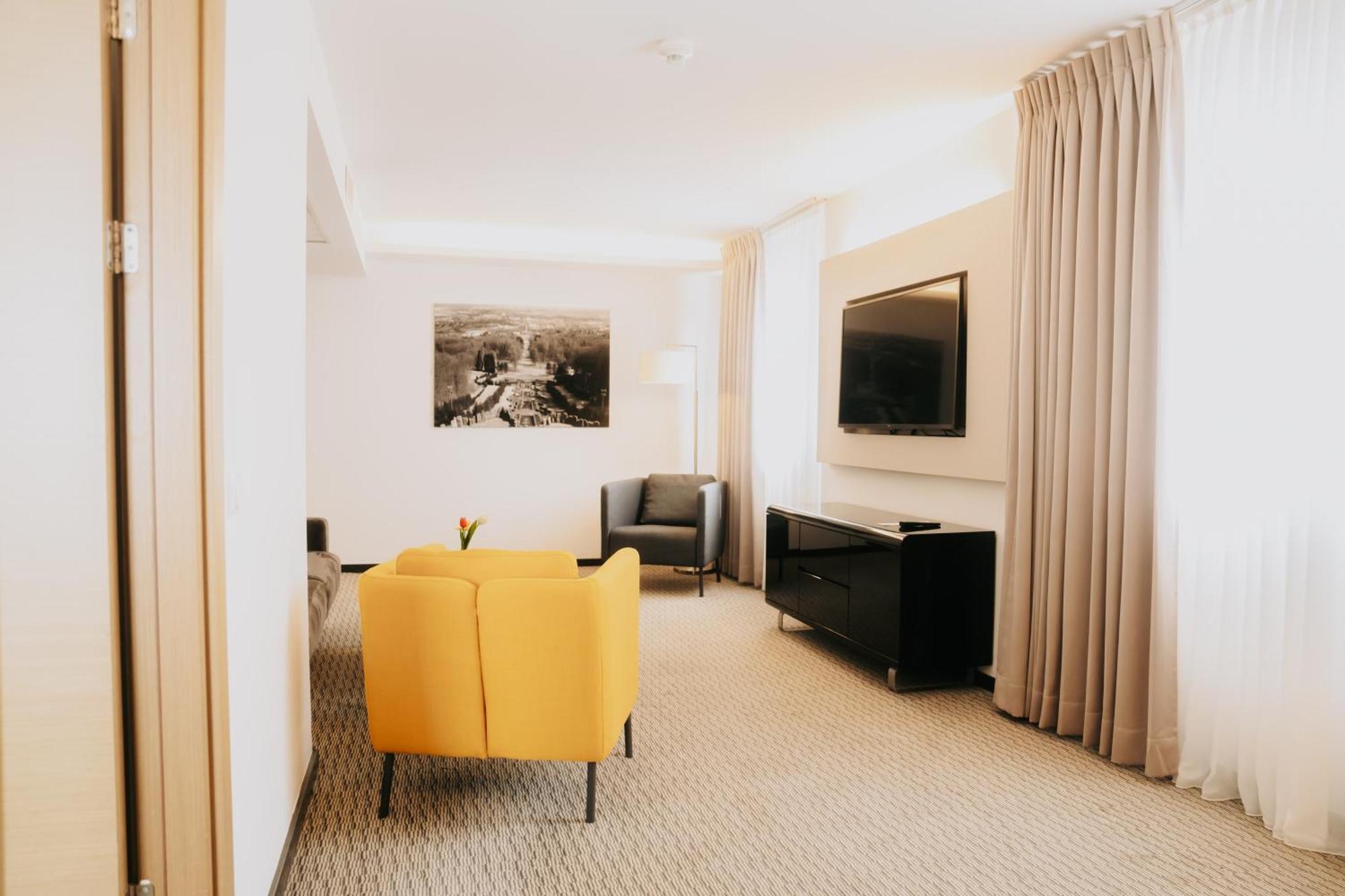 Suite 1 King Bed