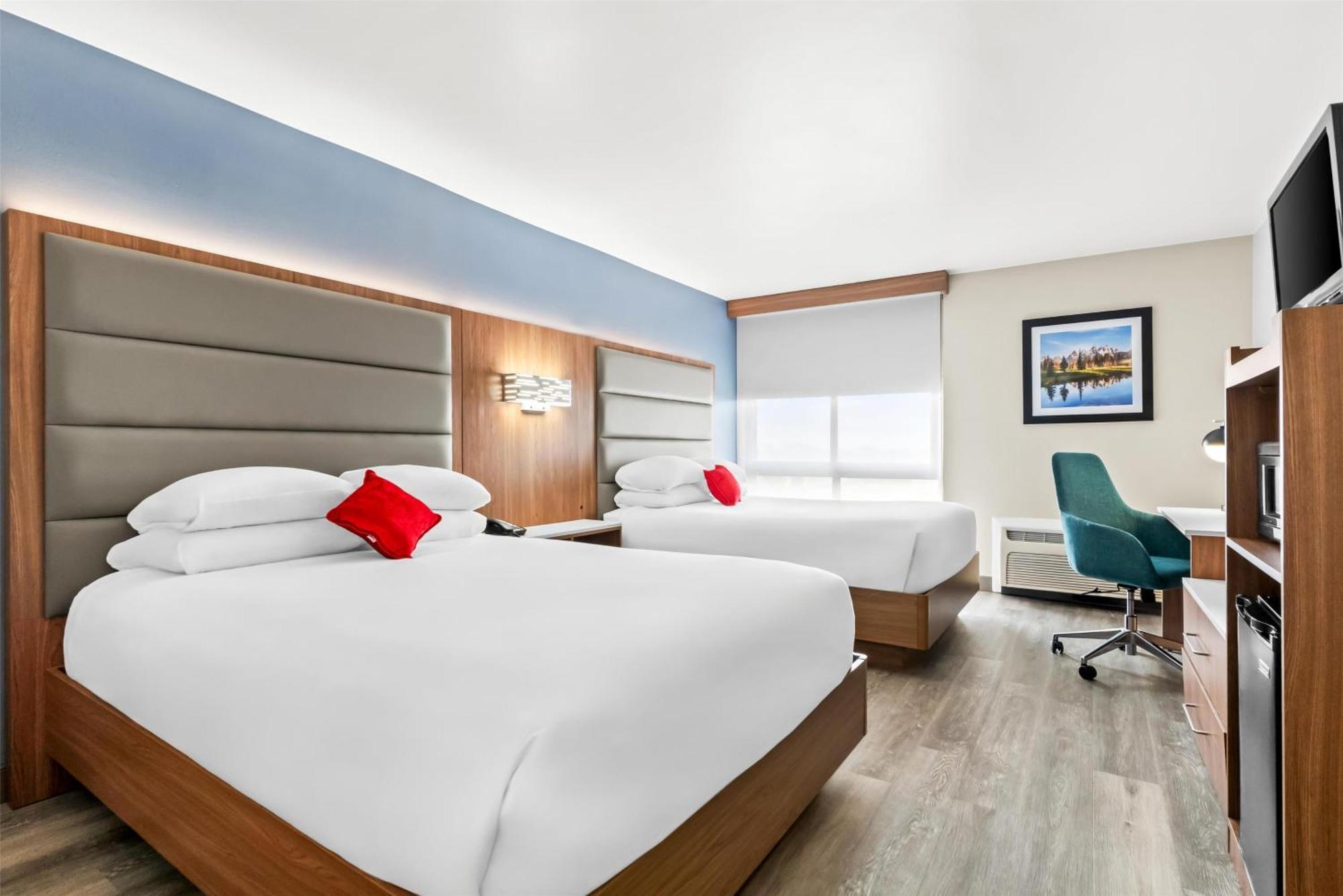 Deluxe Two Queen Beds