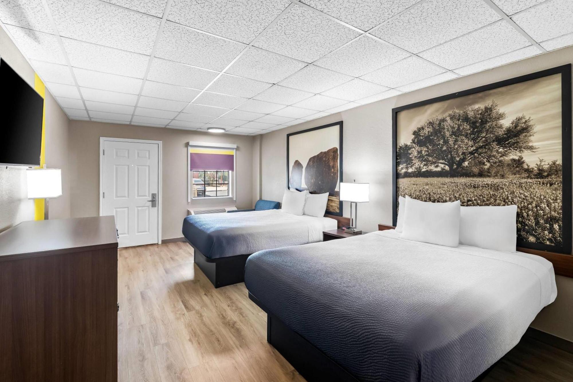 Queen Room Two Queen Beds Roll Shower Mobility Accessible or Non-Smoking