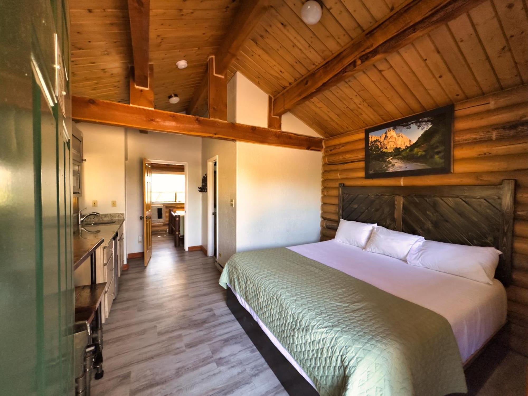 Deluxe King Suite