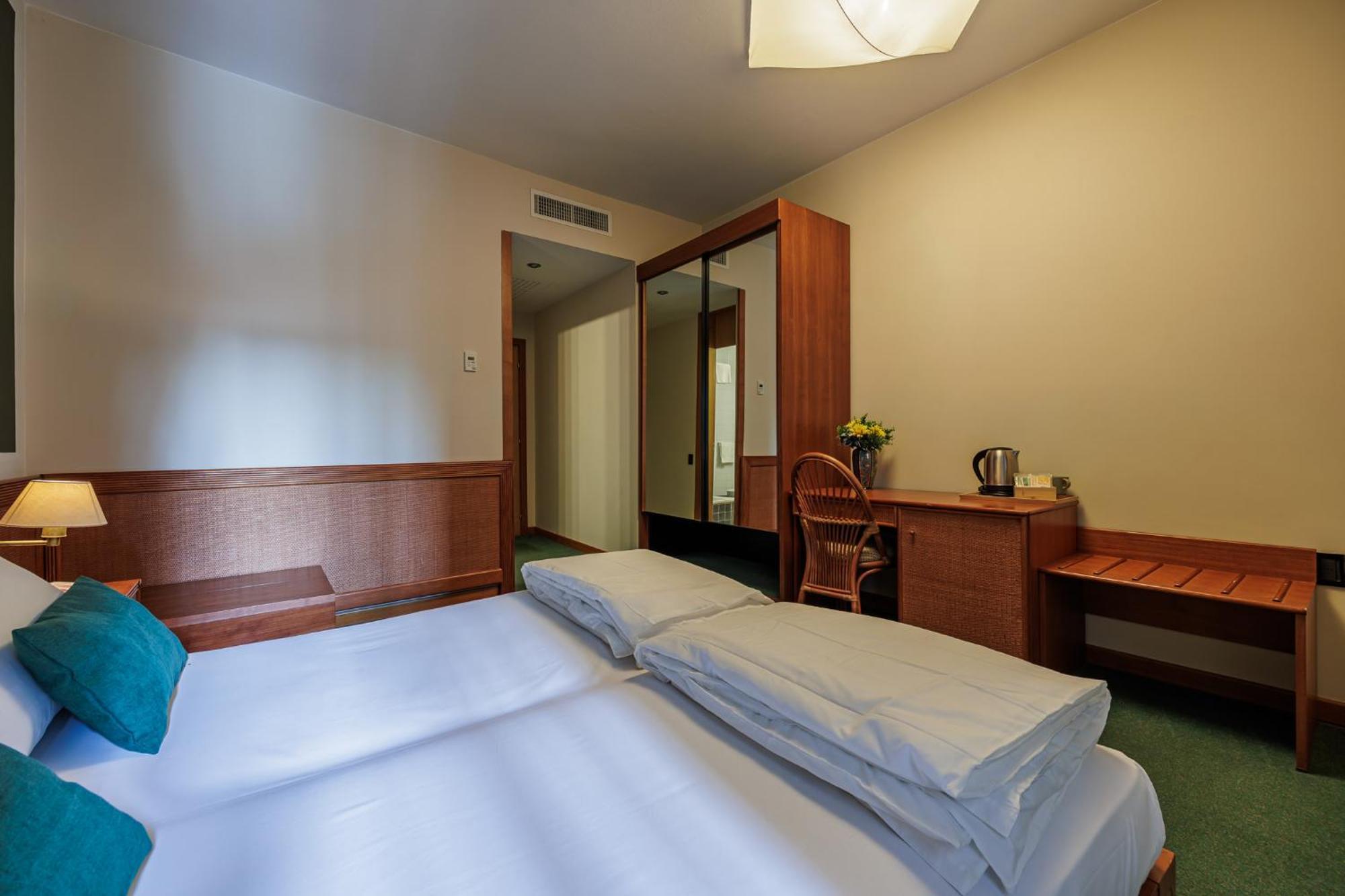 Economy Double Room,1765939626:JPEG
